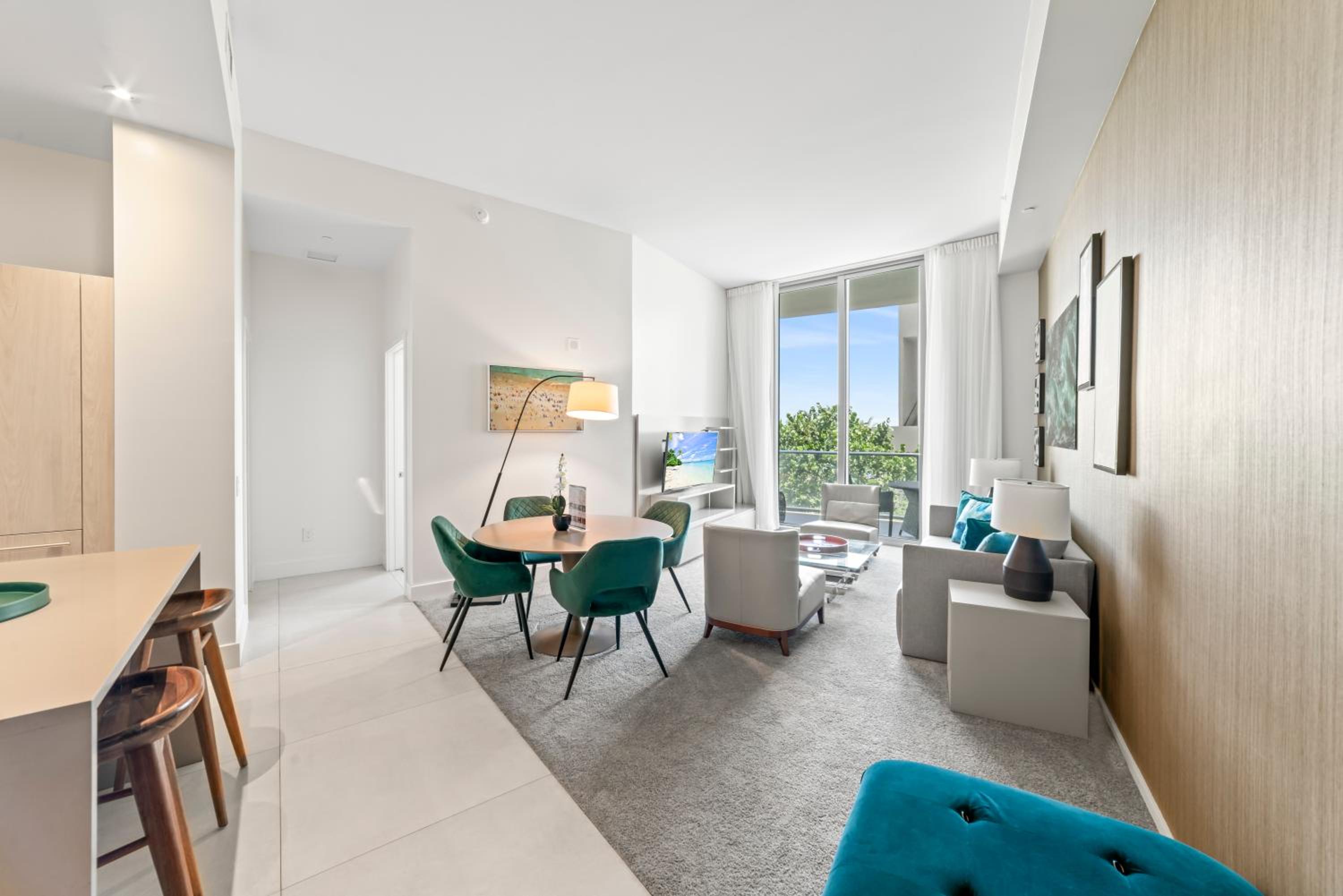 25-min to FIFA! Sunset Bliss Resort - Oceanfront apartment with great resort amenities, rooftop pool and hot tub view 3