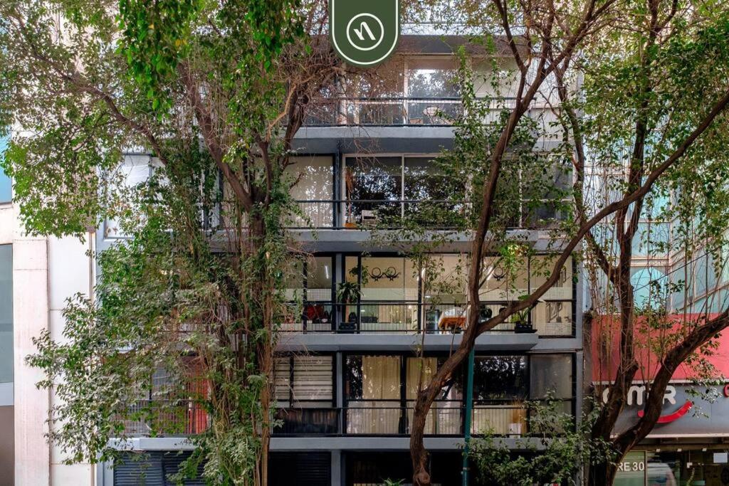 Comfortable Apt with Balcony — Mexico City