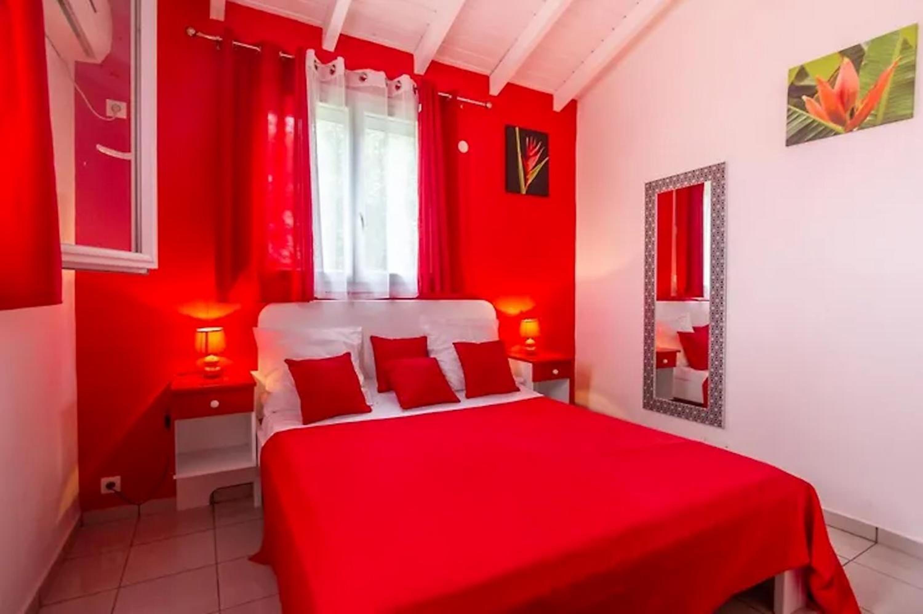 Maison charmante Le Moule avec piscine partagée