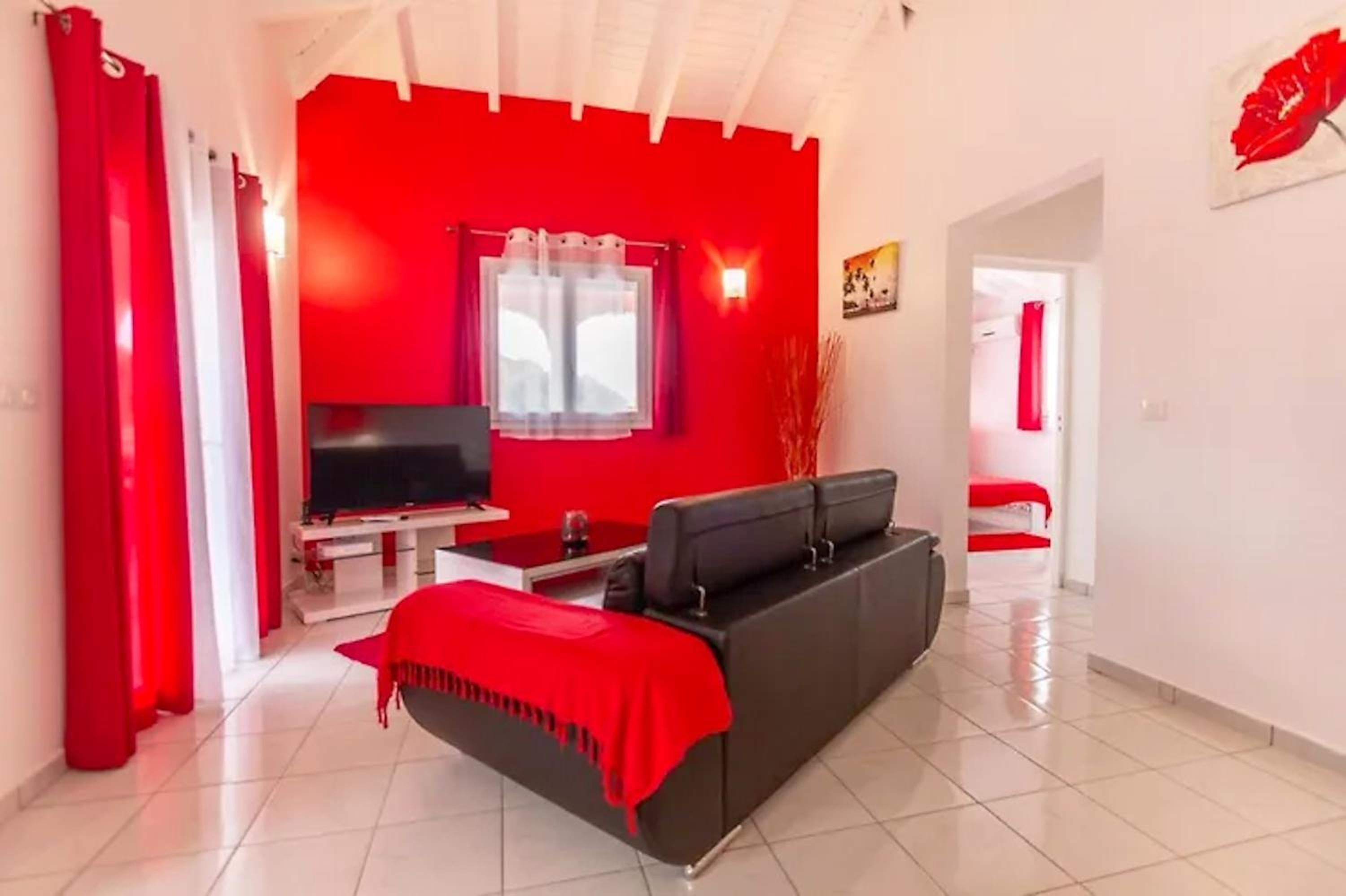 Maison charmante Le Moule avec piscine partagée