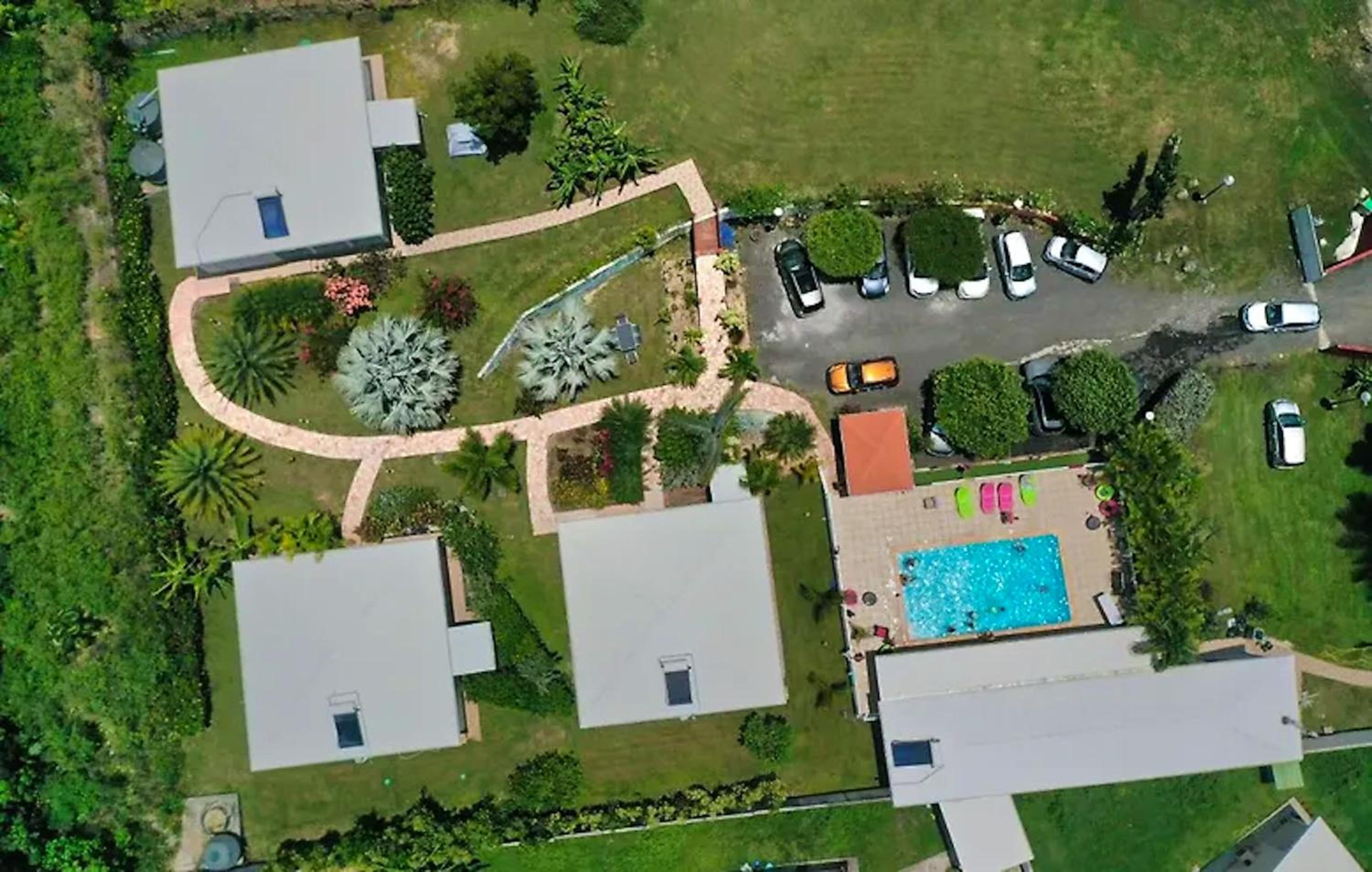 Maison charmante Le Moule avec piscine partagée