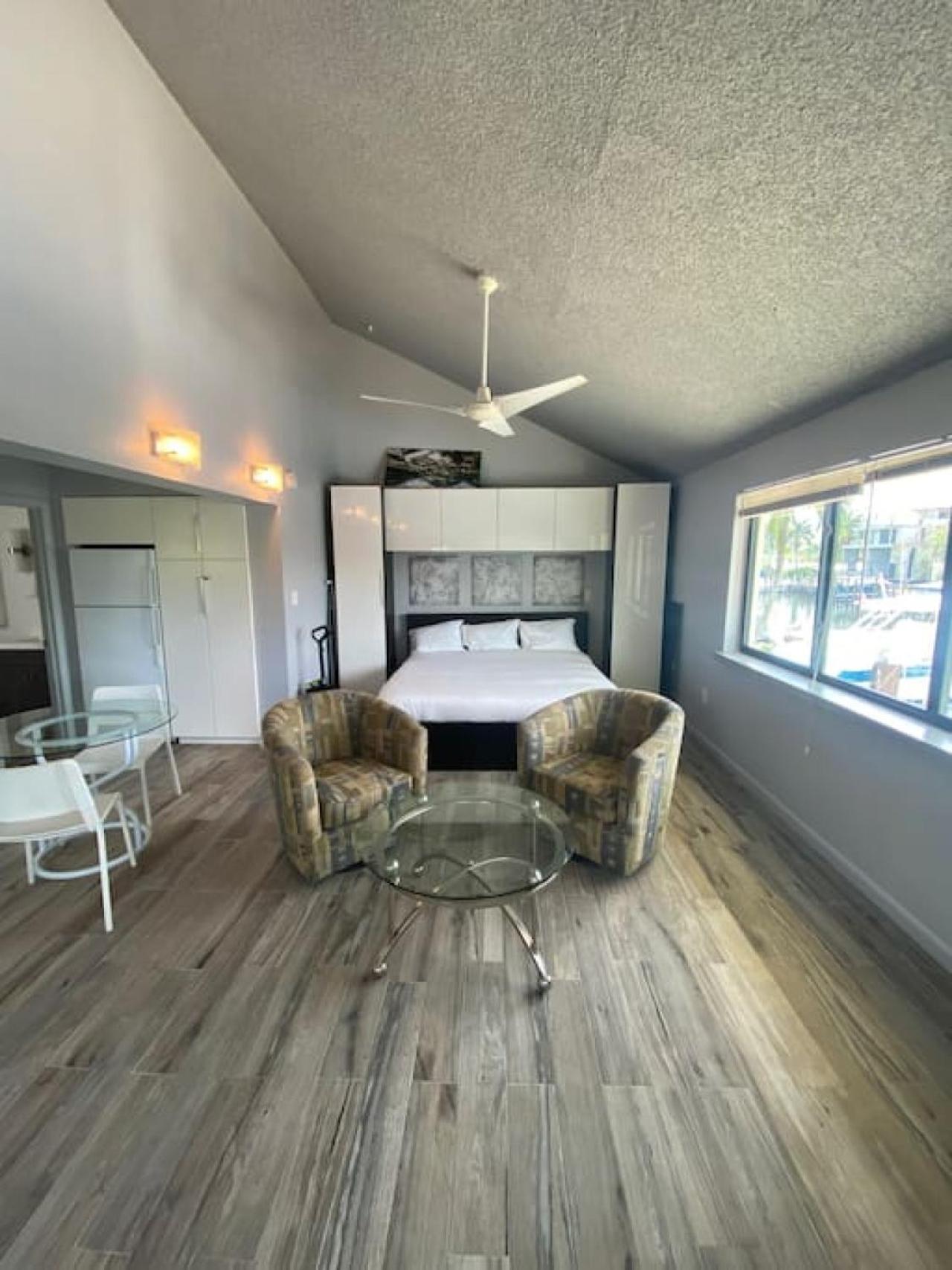 111 Unit 8 Waterfront home with Boat rentals available view 4