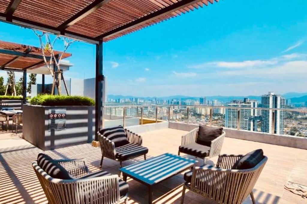 NEU Suites Cozy Minimalist#KLCC#2BR#Relax#Netflix