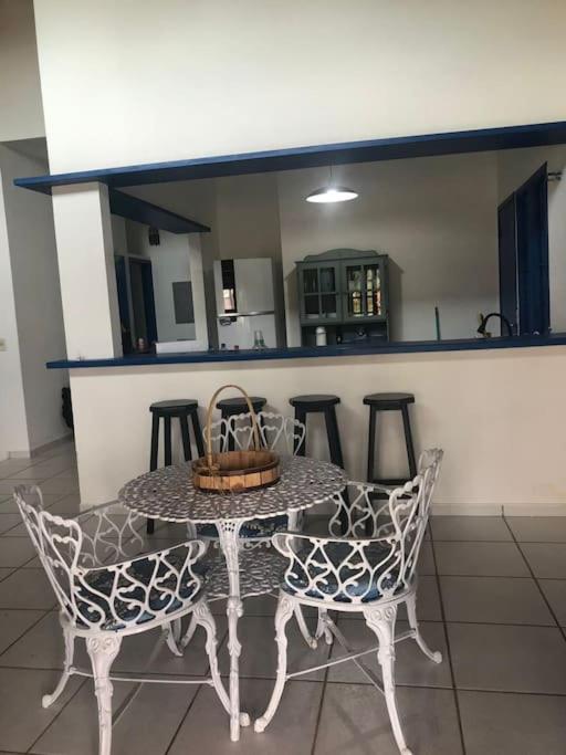 Aconchegante casa a 500 m da praia!