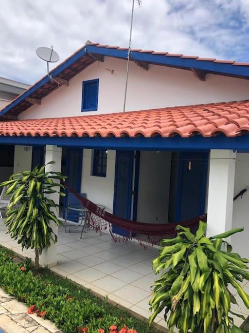 Aconchegante casa a 500 m da praia!