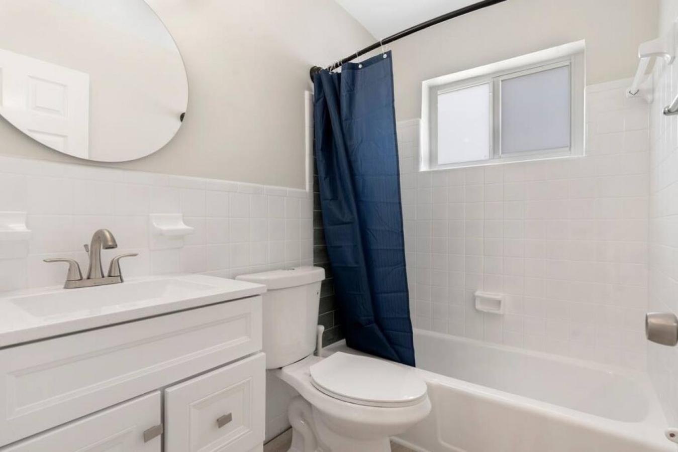Unit 5 Updated 2 Bedroom apartment Downtown Ft Lauderdale view 2