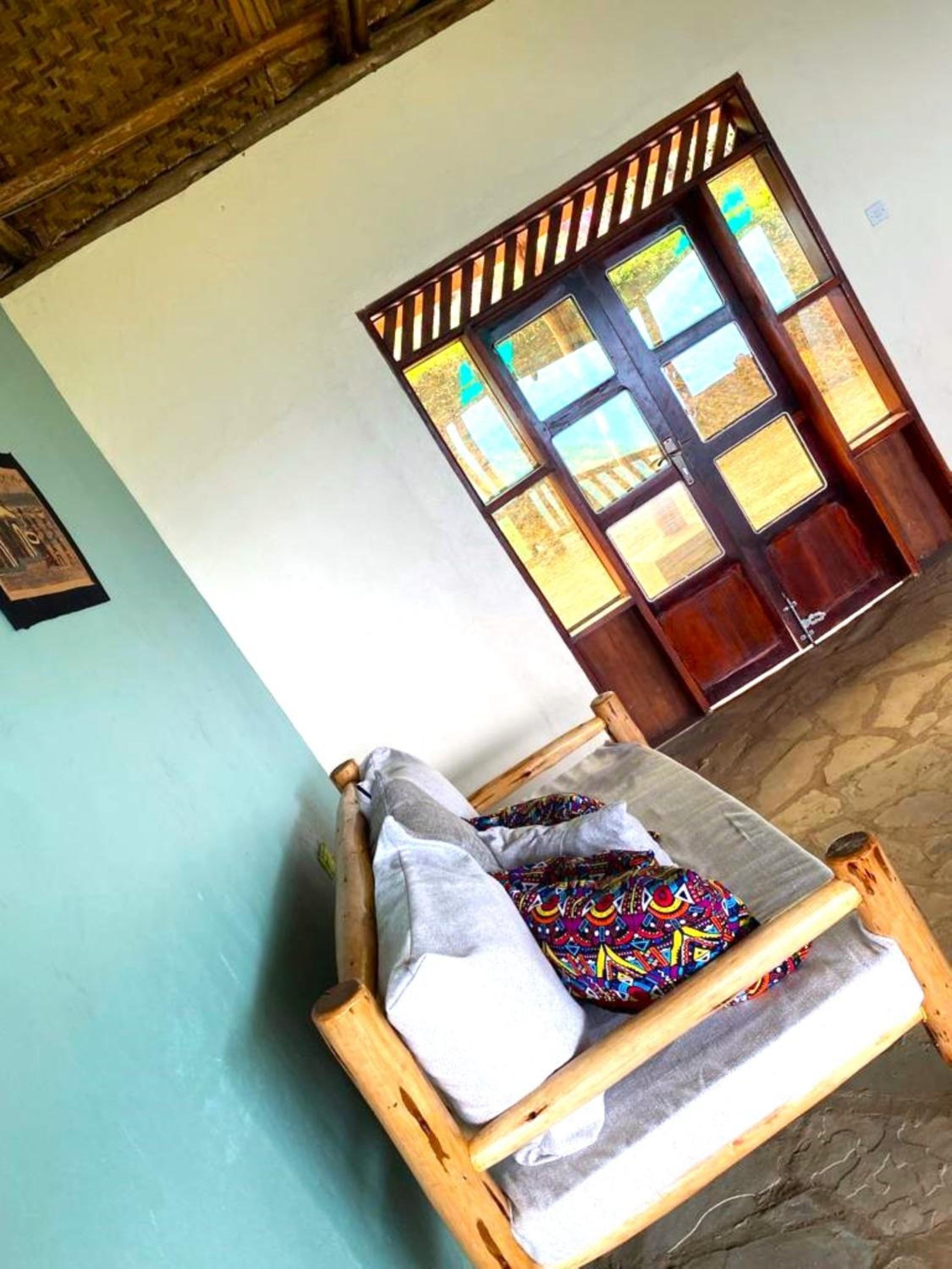Bwindi Neckview Lodge