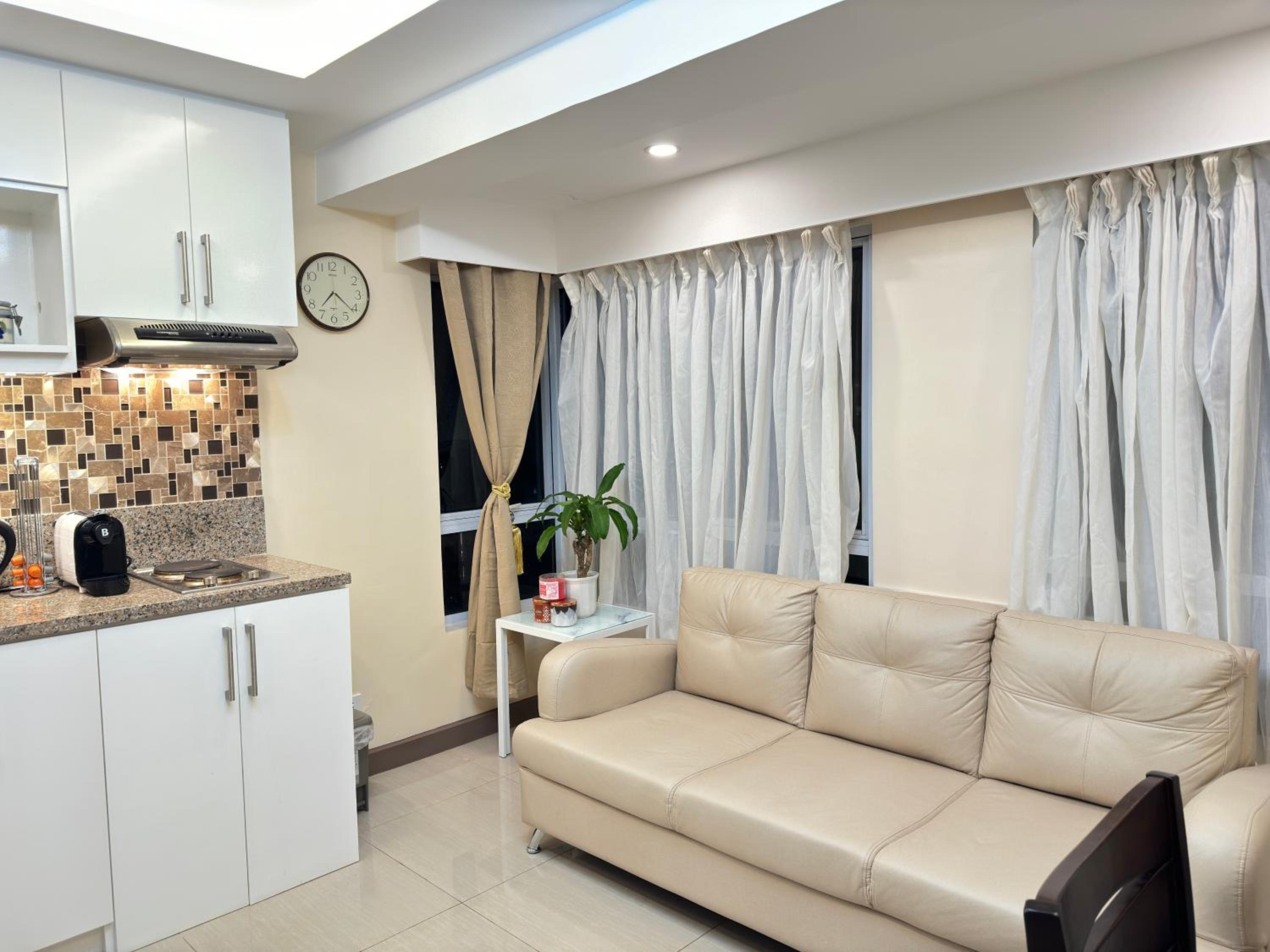 Brand New 2BR Condo in BGC with Wifi Netfix and Disney plus view 5