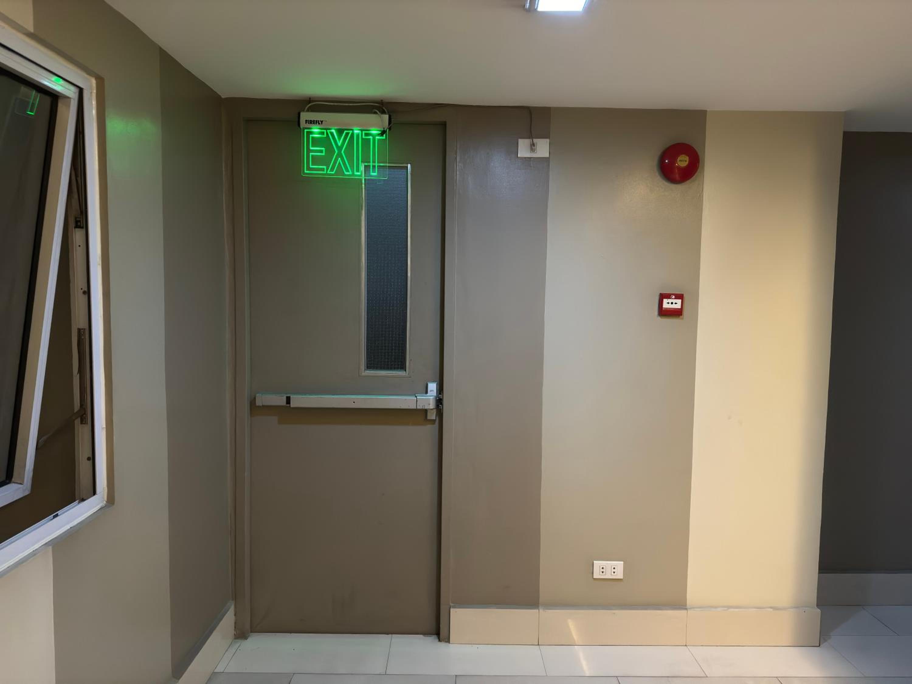 Brand New 2BR Condo in BGC with Wifi Netfix and Disney plus view 4