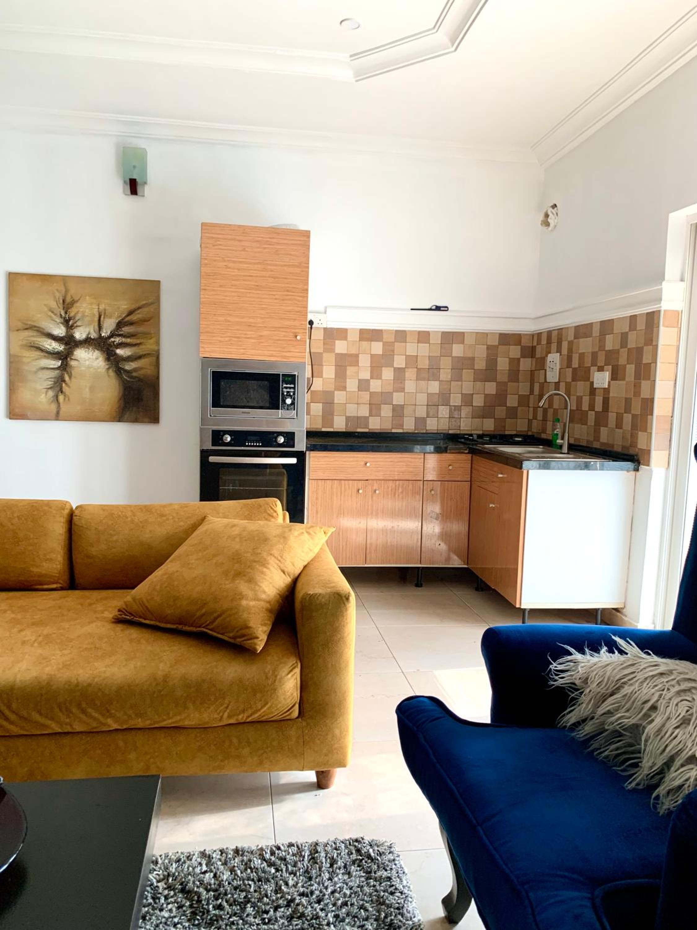 Tranquil Apartment - 247 Power, Wi-Fi, Washing Machine