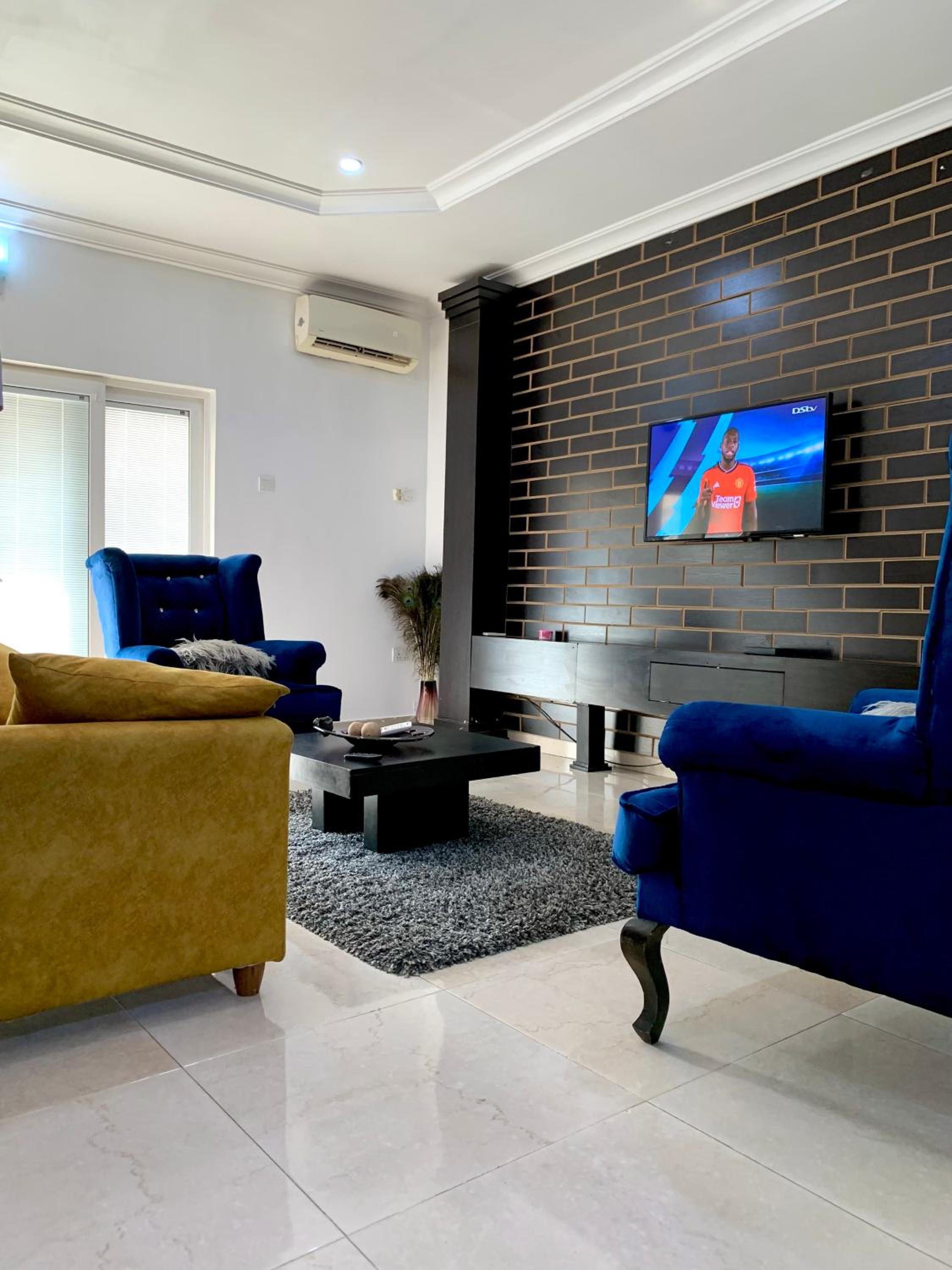 Tranquil Apartment - 247 Power, Wi-Fi, Washing Machine