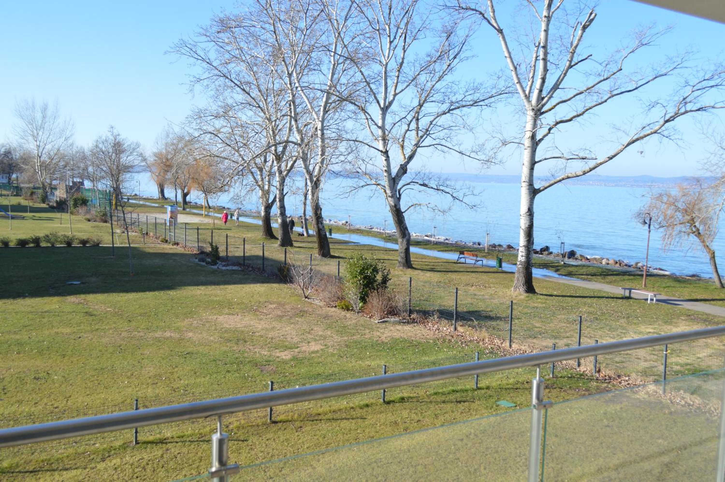 Siófok Ezüstpart Granada 4 Közvetlen Vizparti Luxus Apartman view 3