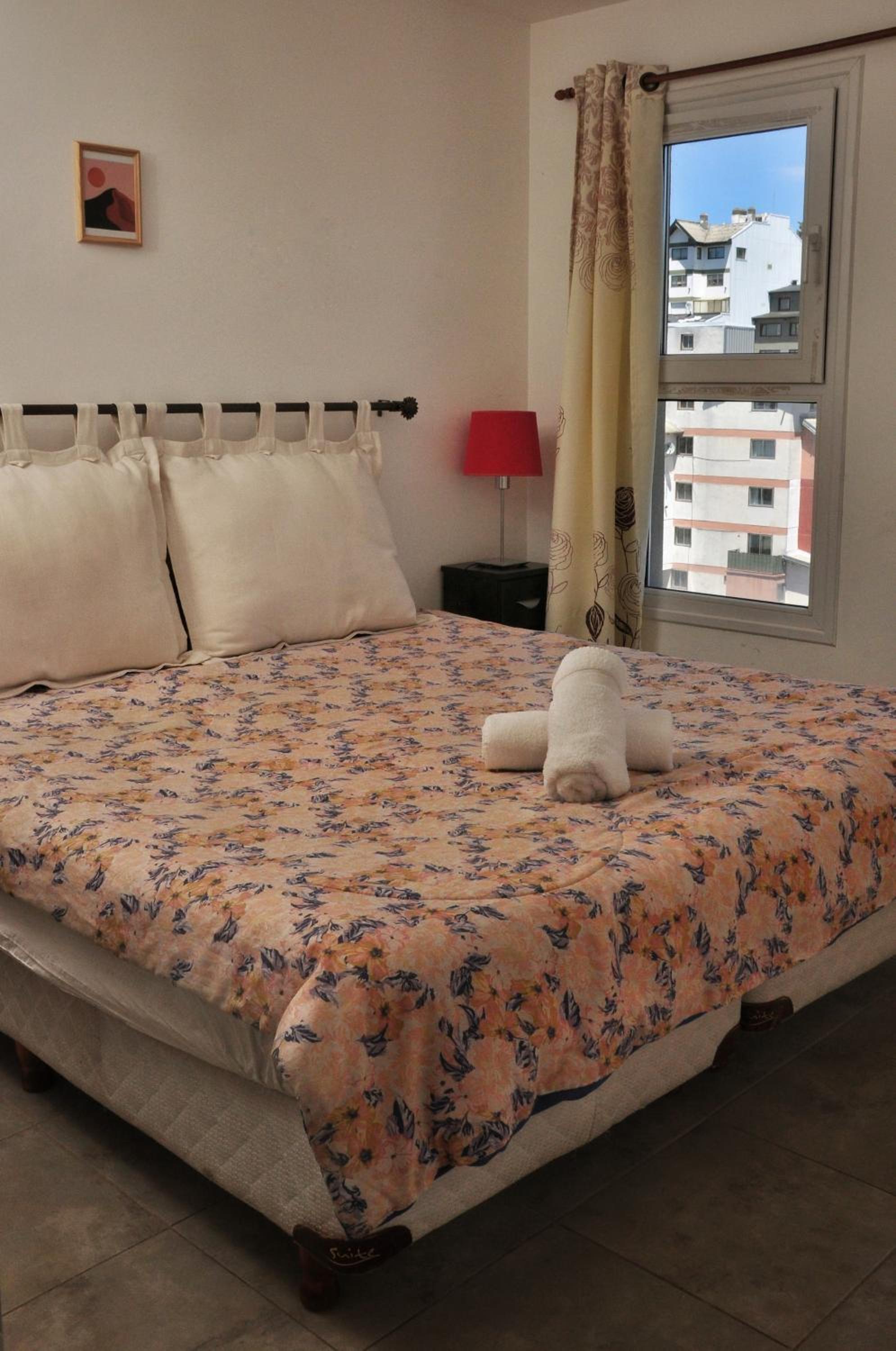 Hospedate en Depto céntrico con balcón y Vista a los Cerros