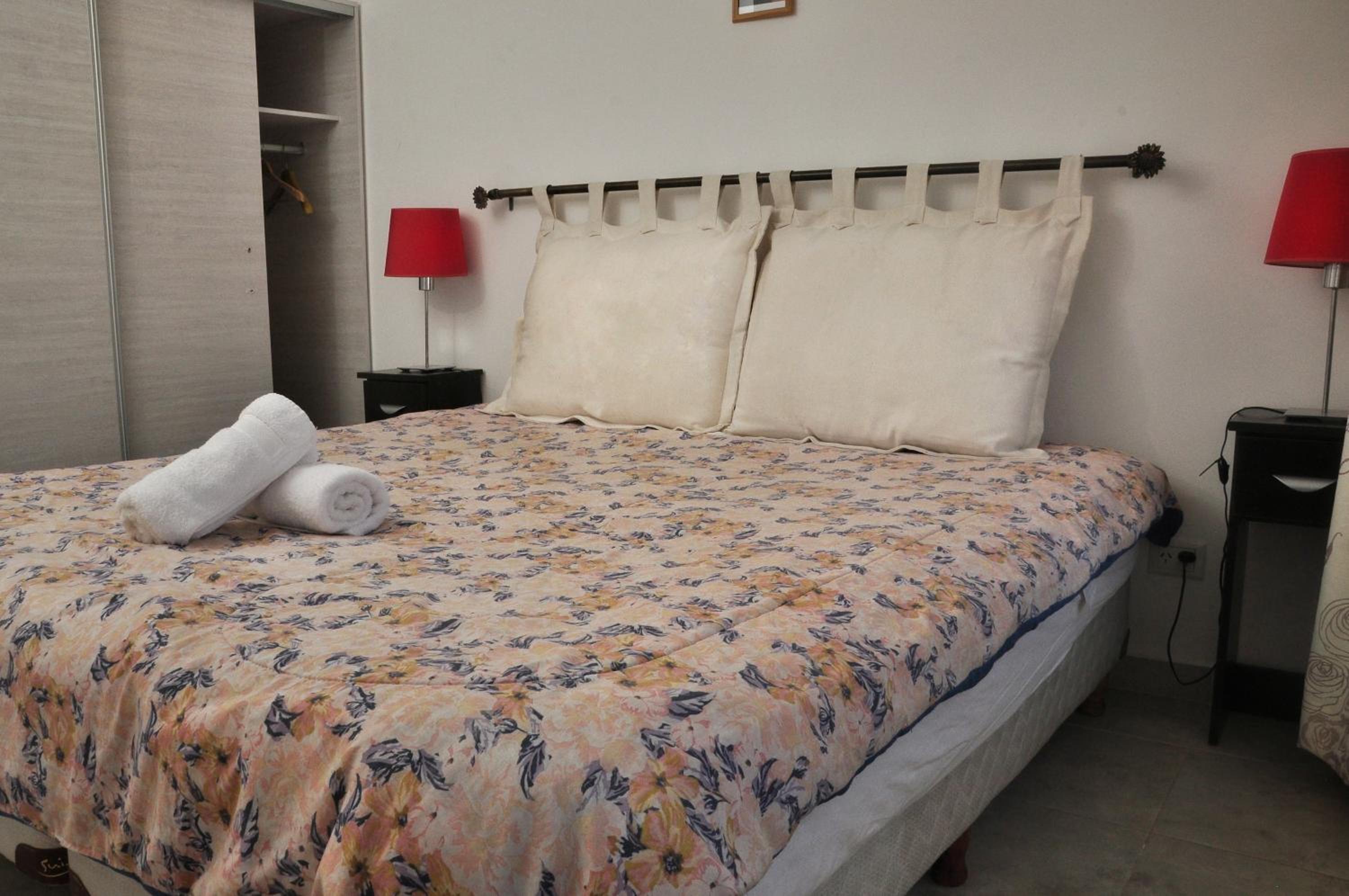 Hospedate en Depto céntrico con balcón y Vista a los Cerros