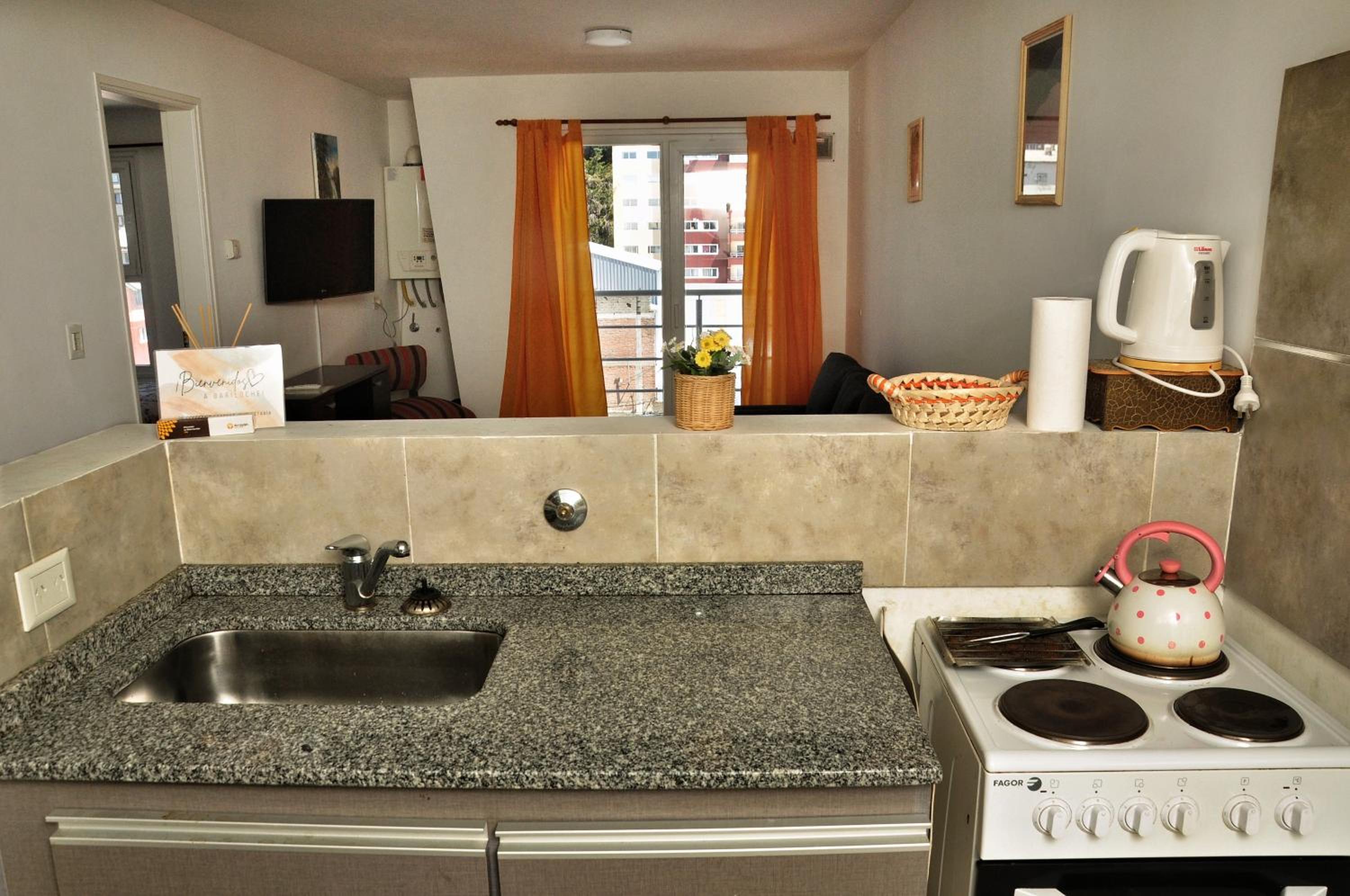 Hospedate en Depto céntrico con balcón y Vista a los Cerros