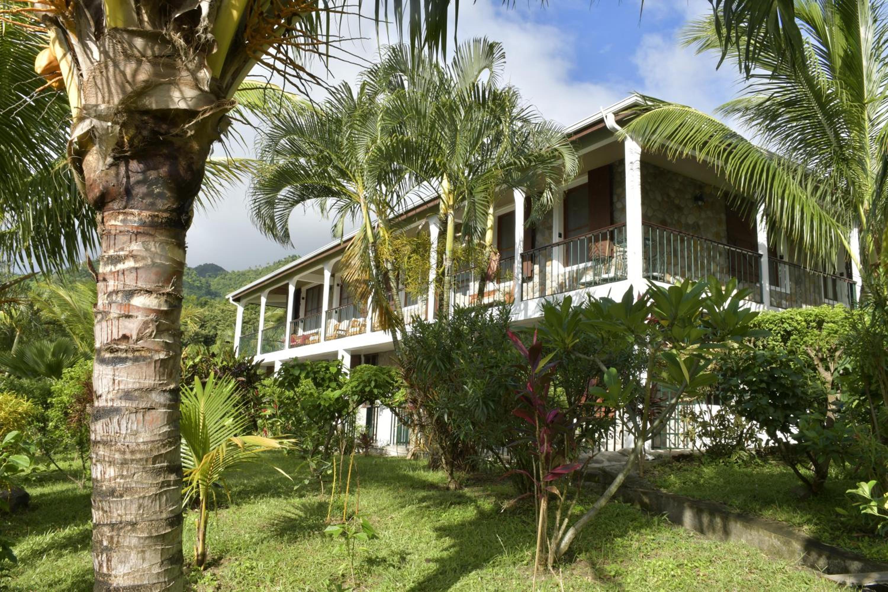 Gorgeous 2 bedroom apartment sea mountain views view 5