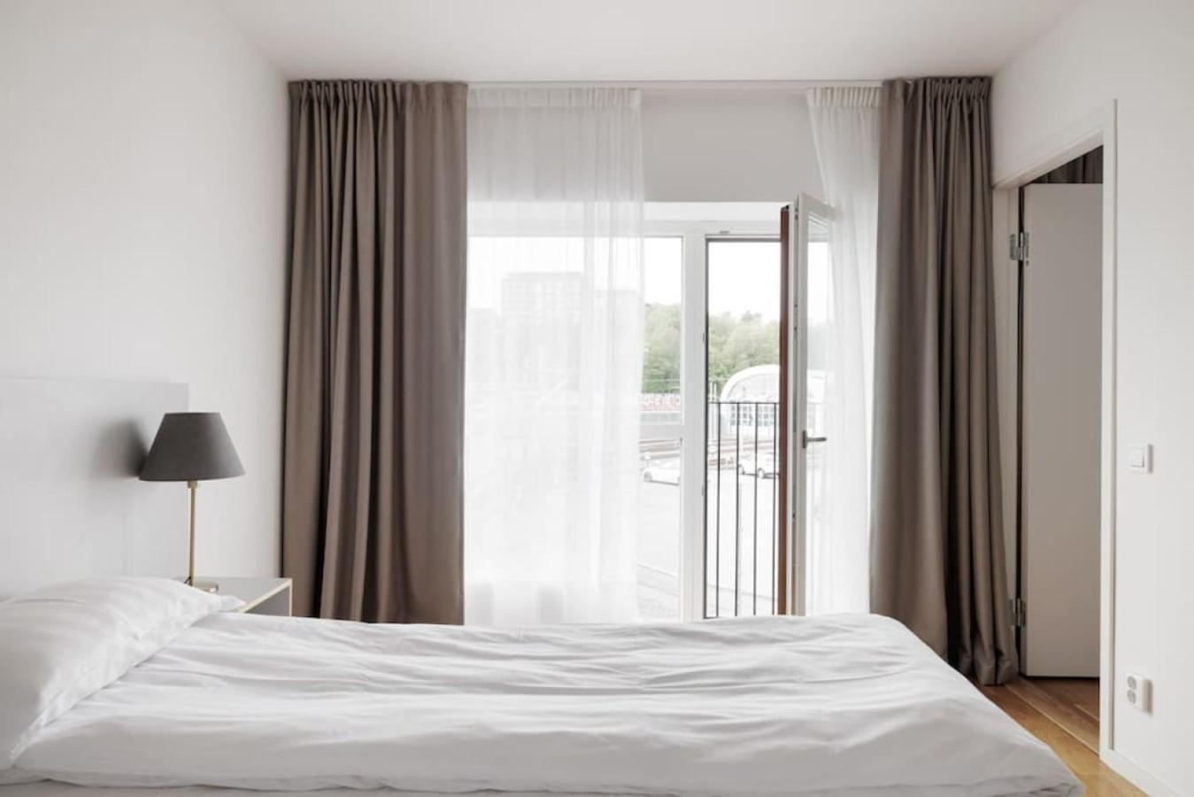 Modern City Retreat w. workspace