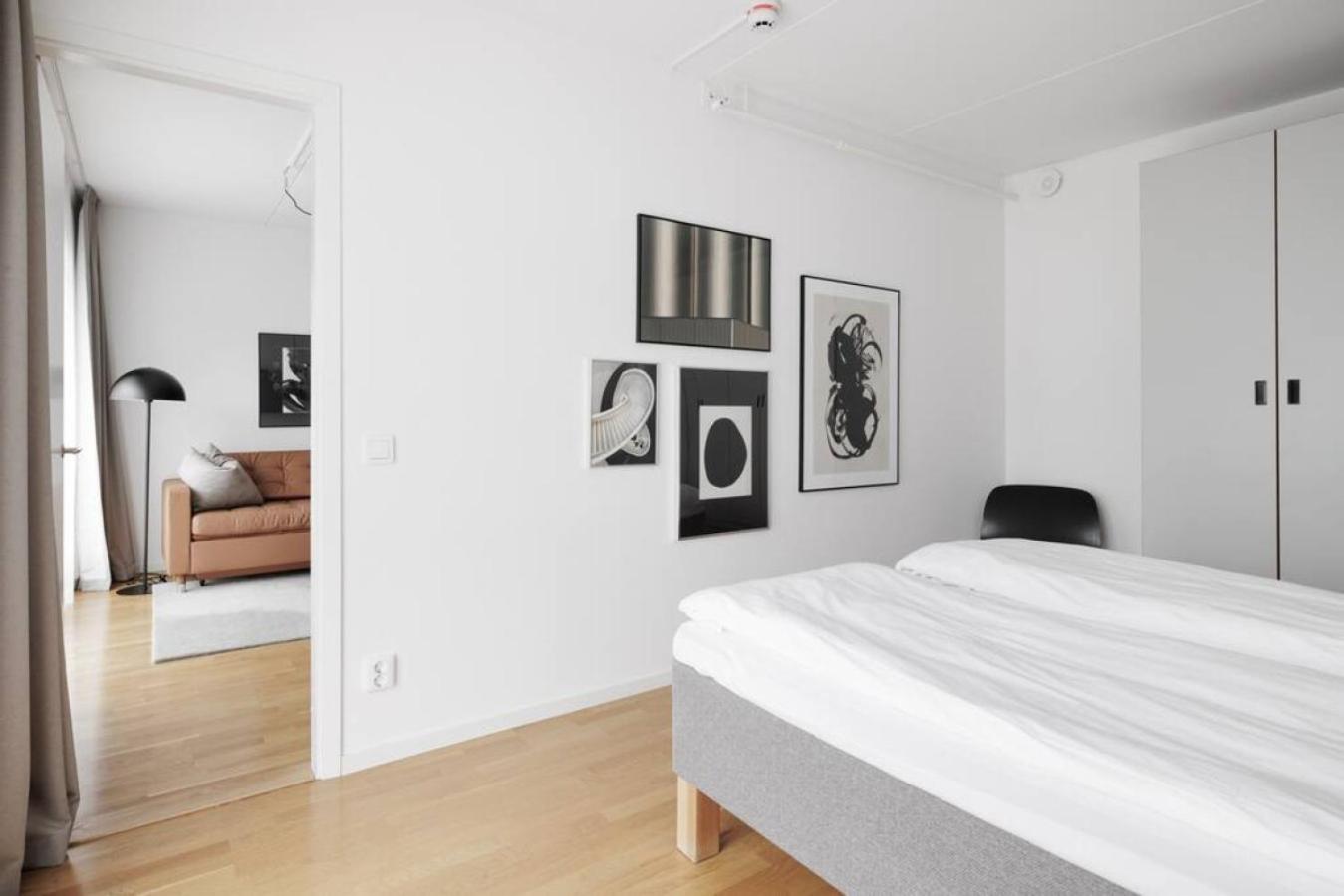 Modern City Retreat w. workspace