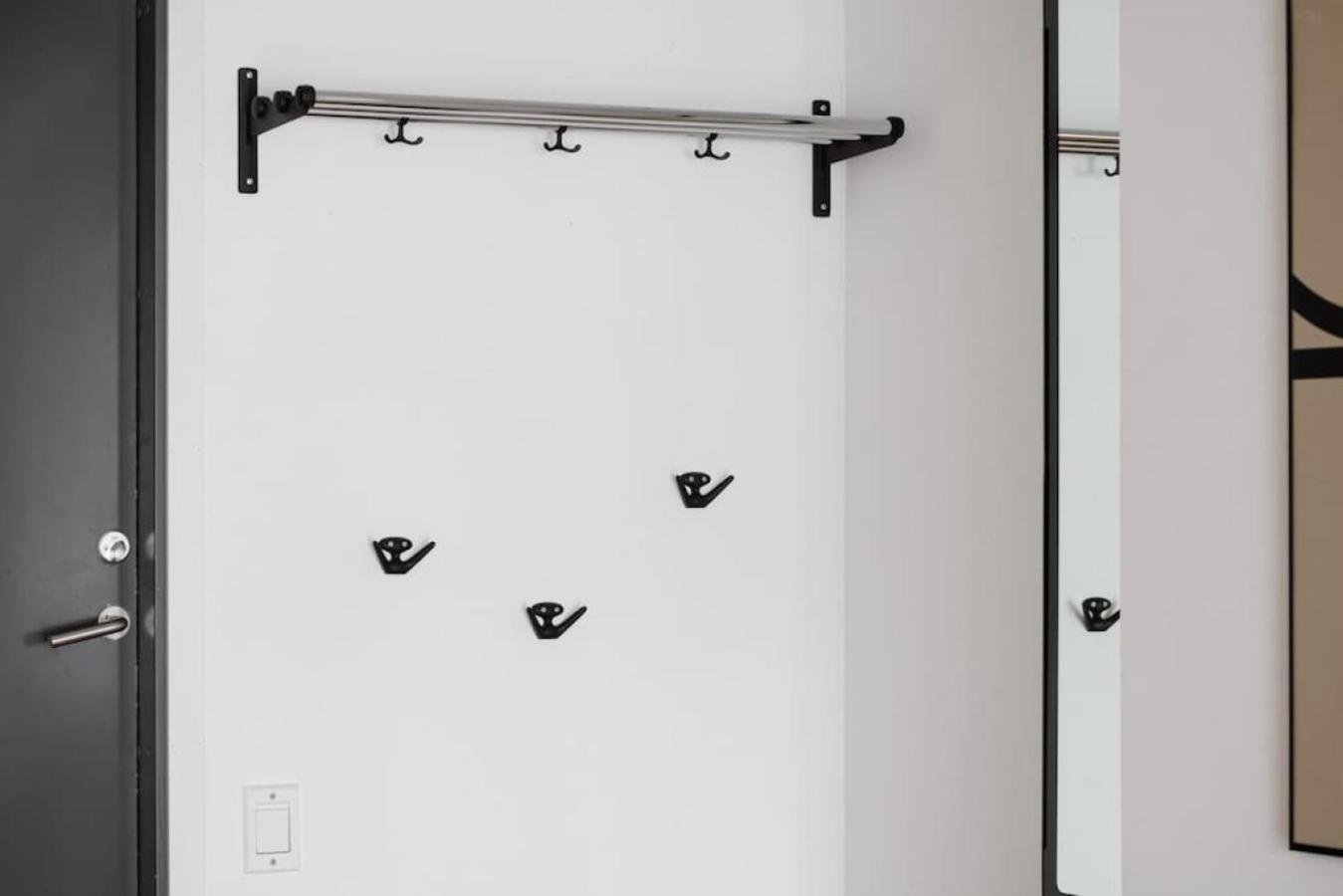 Modern City Retreat w. workspace