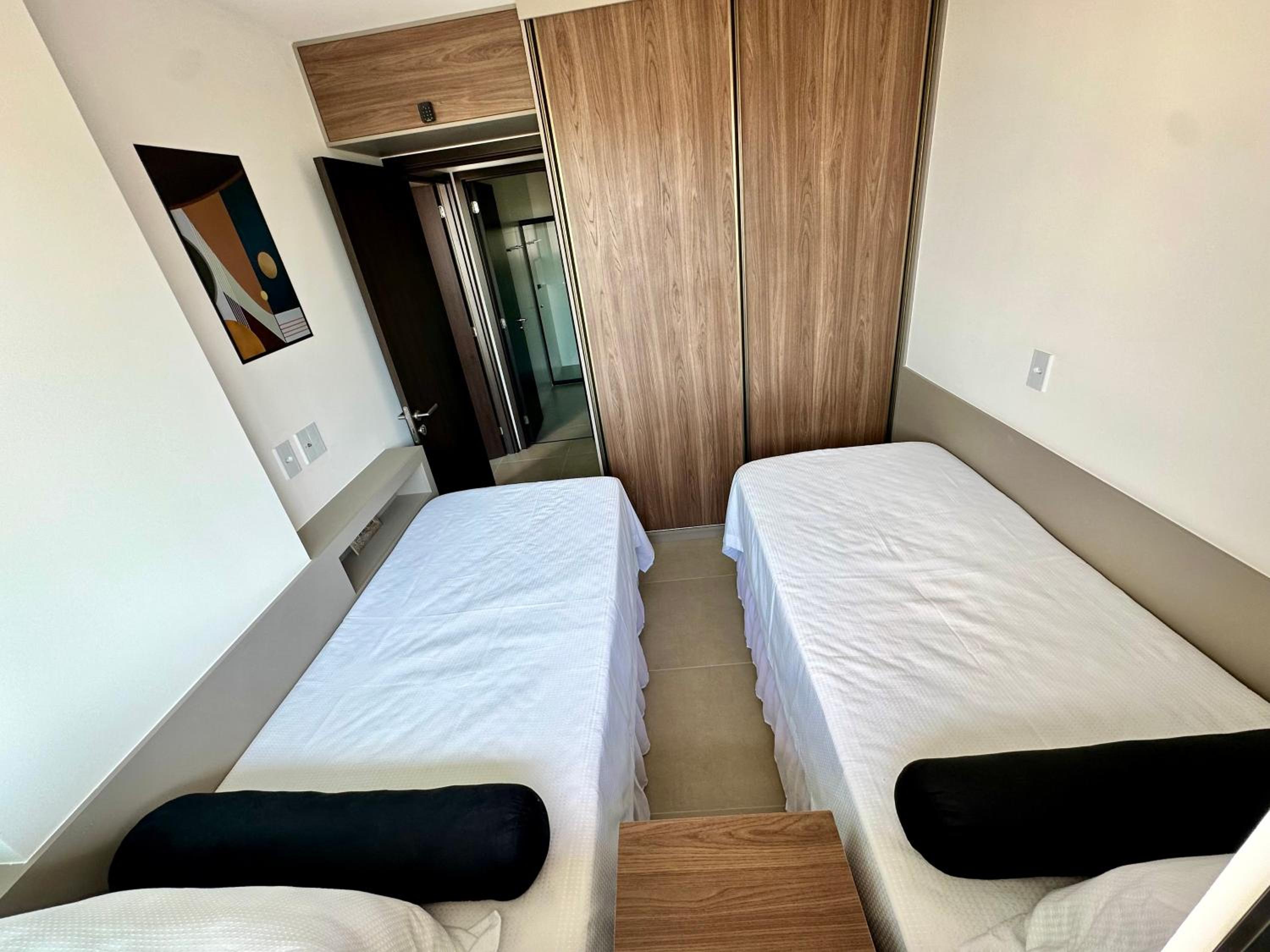 Apartamento novo e completo há 500m da praia Ponta Verde!