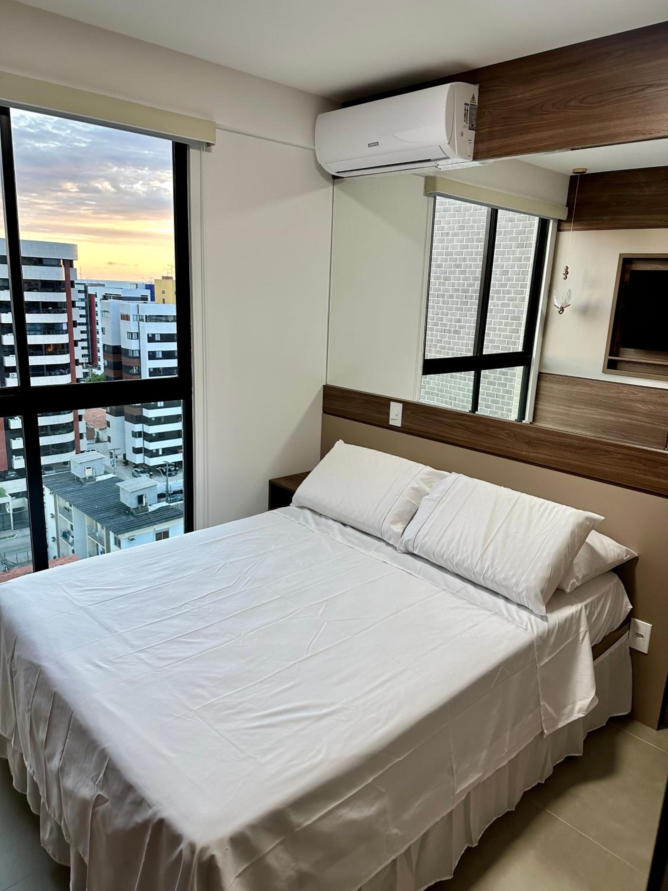 Apartamento novo e completo há 500m da praia Ponta Verde!