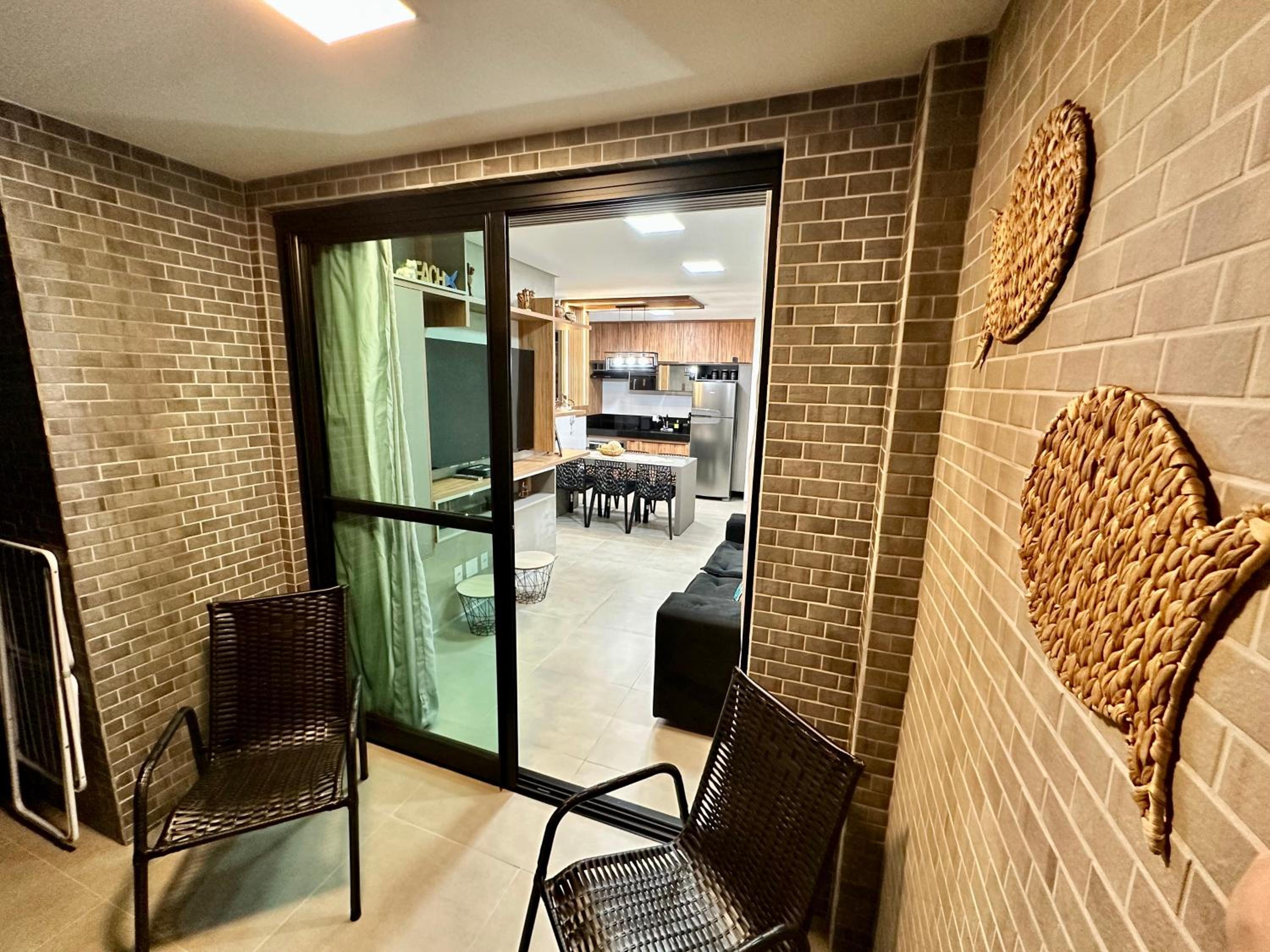 Apartamento novo e completo há 500m da praia Ponta Verde!