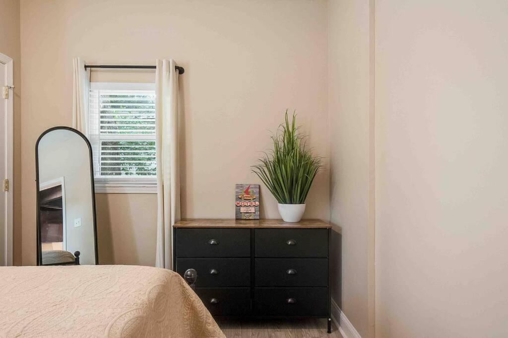 Memphis Midtown Oasis in the heart of Midtown! view 4