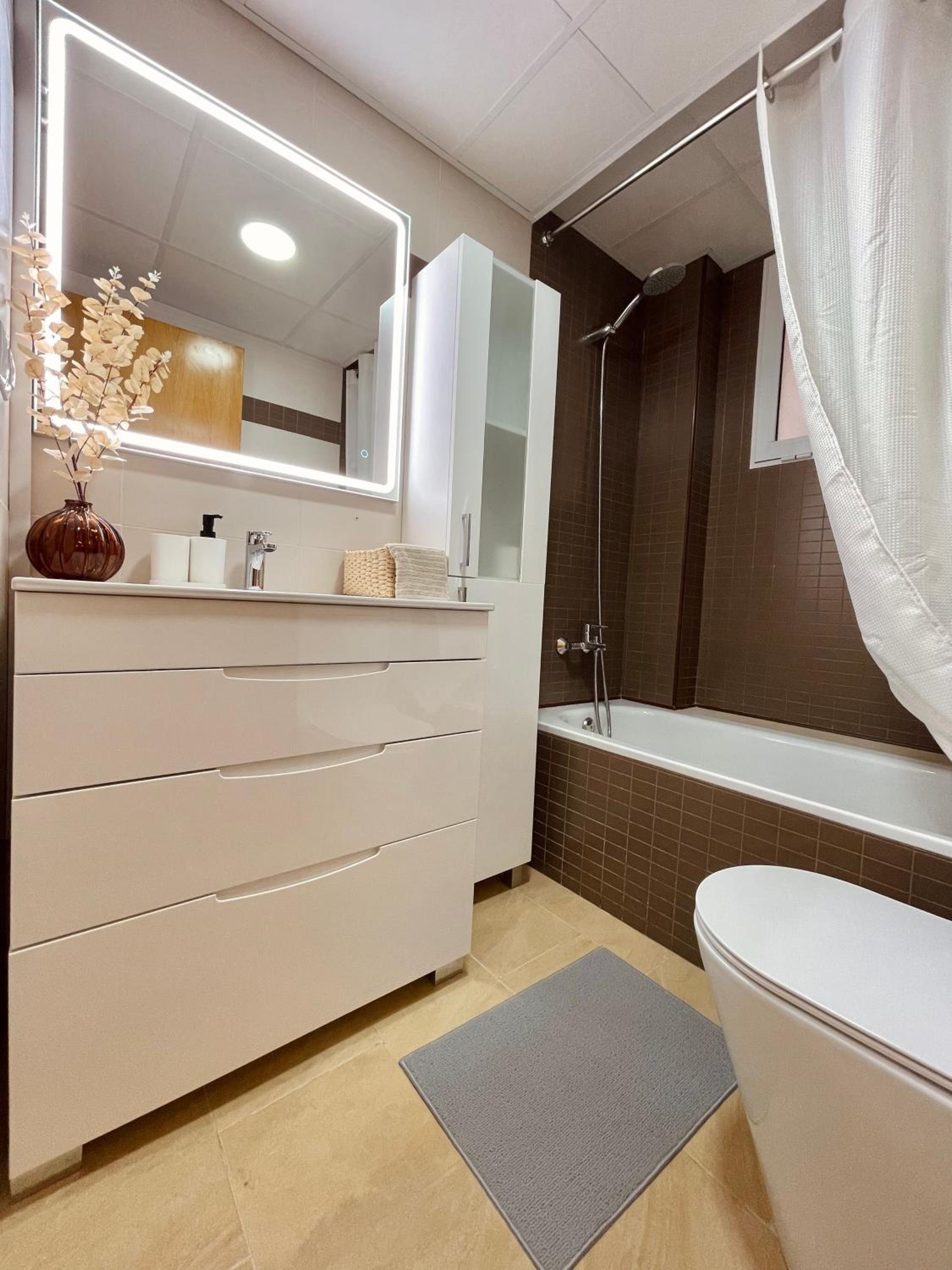 Piso muy cerca de la playa con parking photo 3