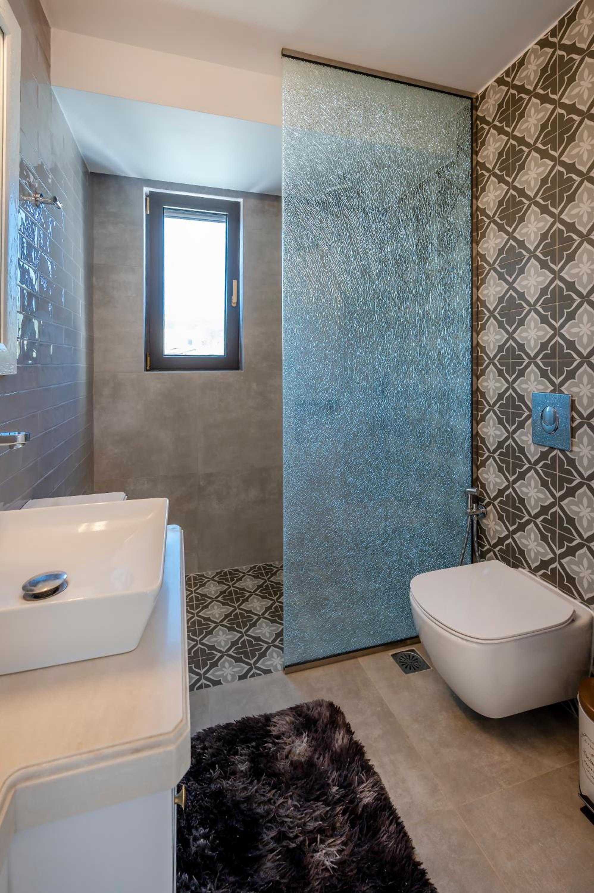 Olive Green Haven-3BR-Private Parking-Balcony