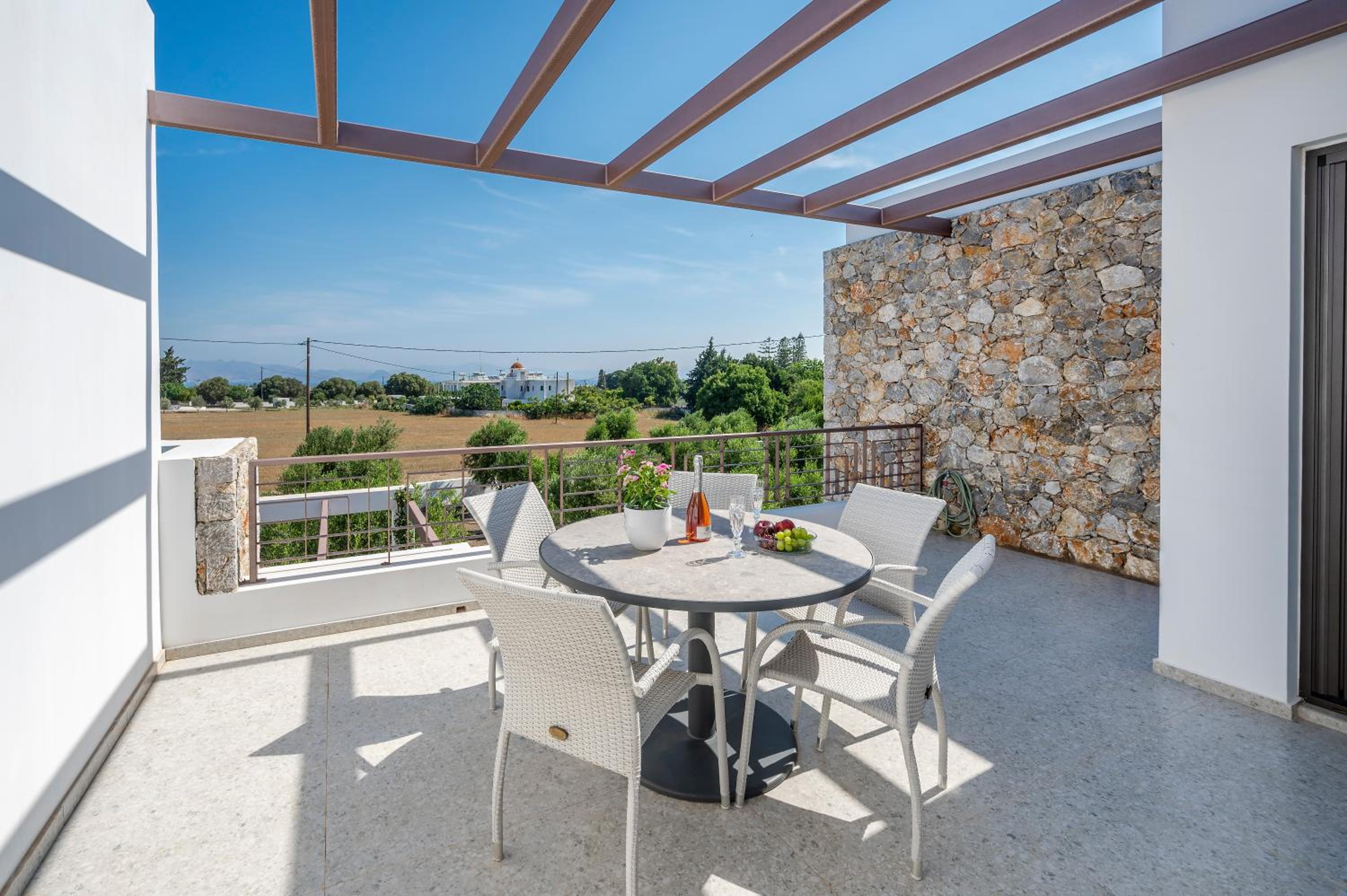 Olive Green Haven-3BR-Private Parking-Balcony