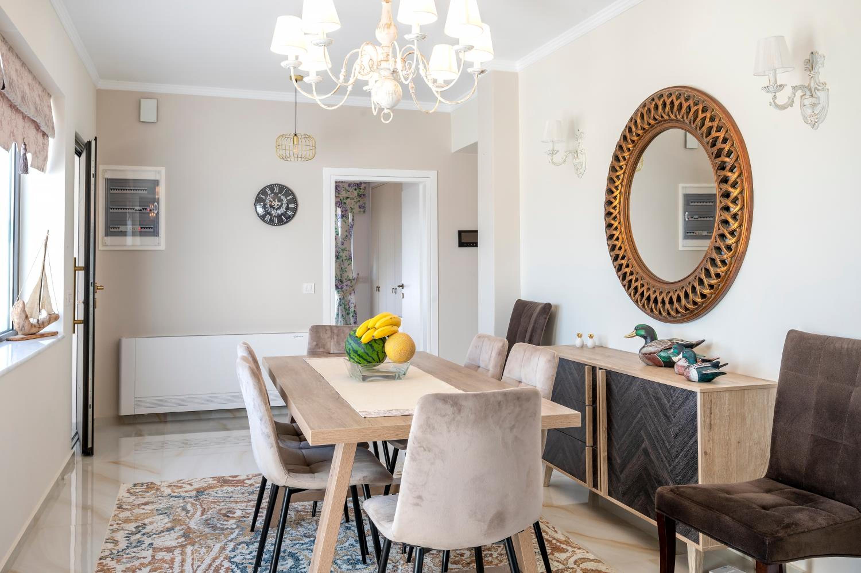 Olive Green Haven-3BR-Private Parking-Balcony
