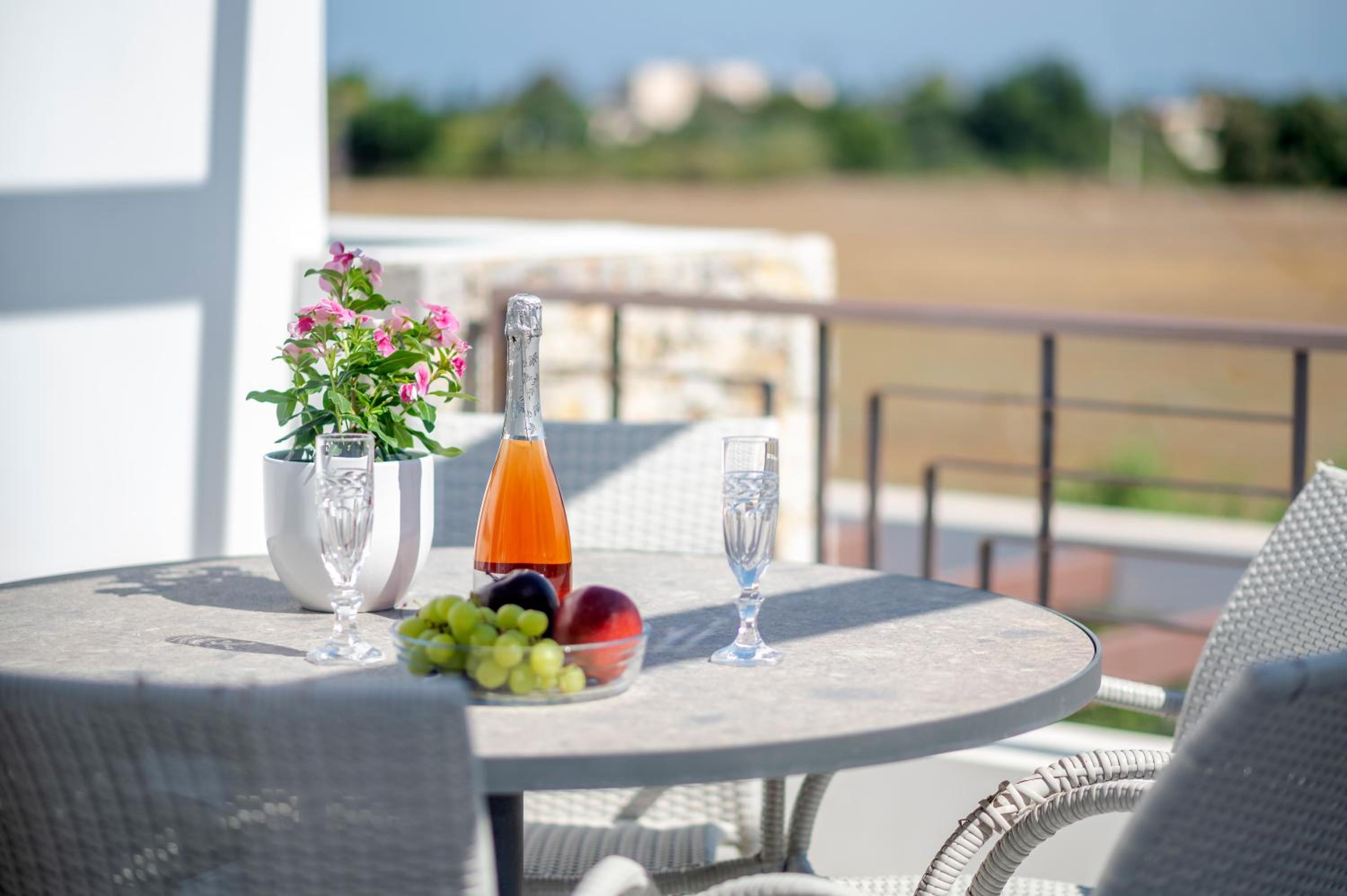 Olive Green Haven-3BR-Private Parking-Balcony