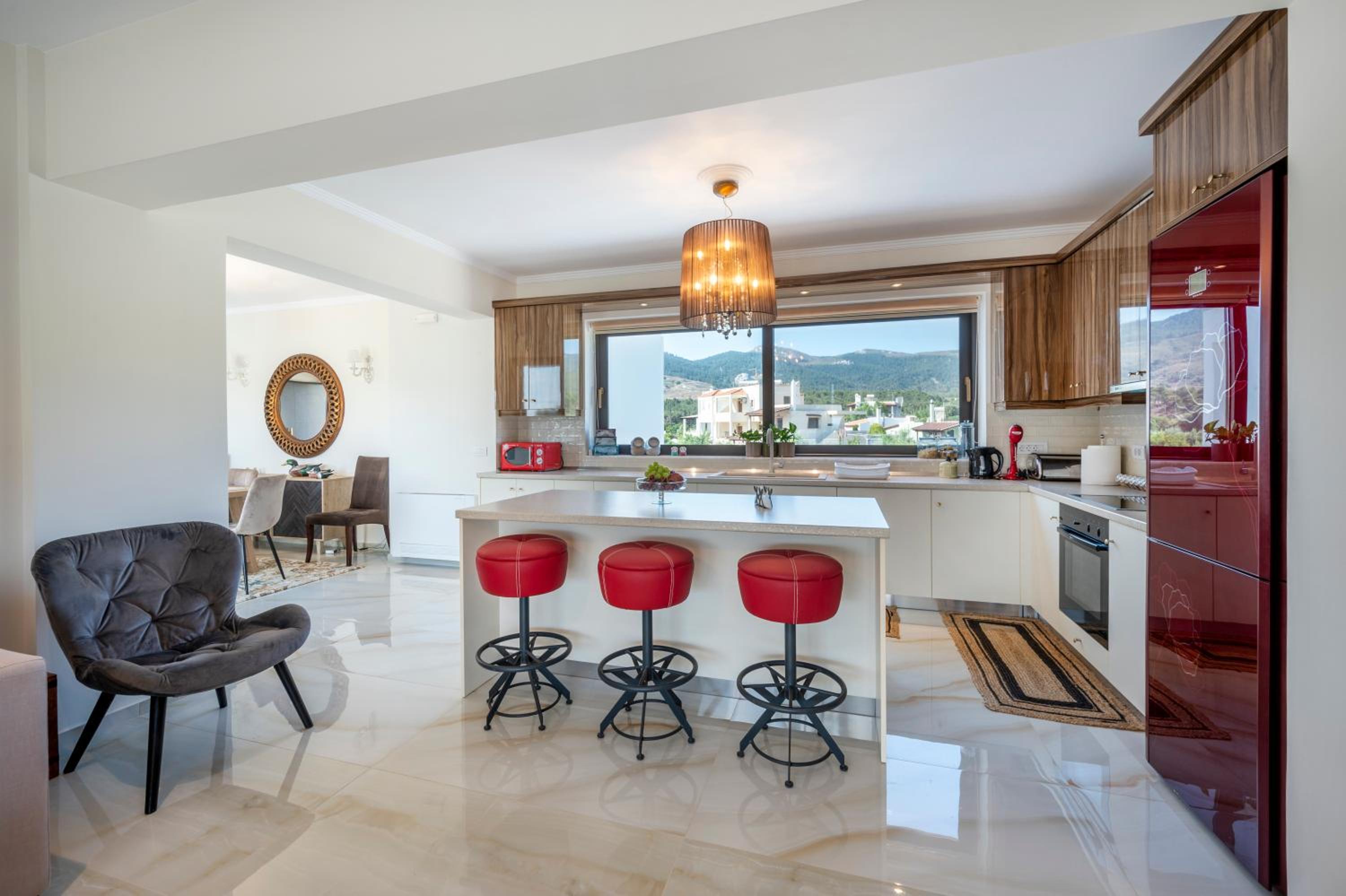 Olive Green Haven-3BR-Private Parking-Balcony