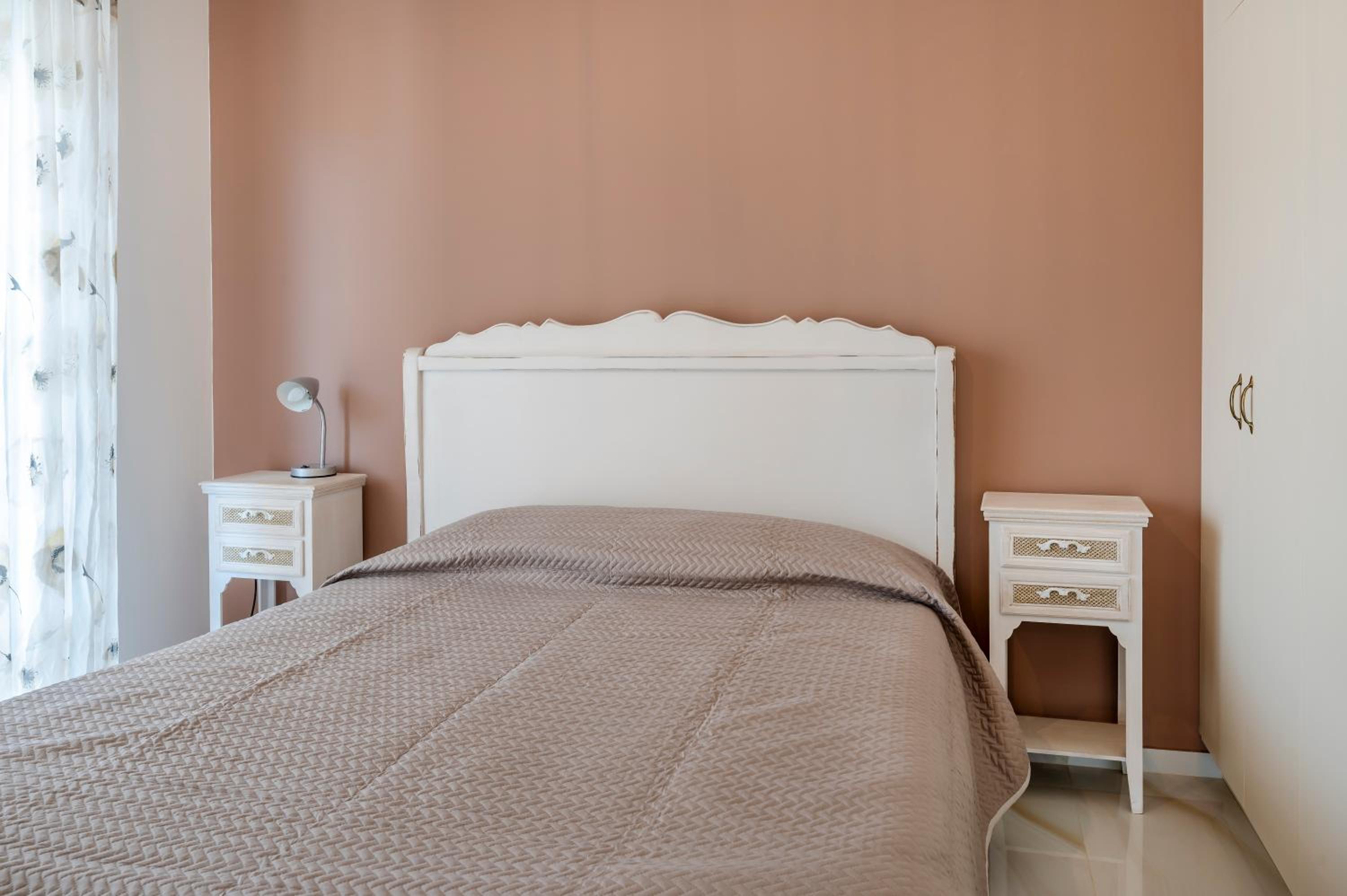 Olive Green Haven-3BR-Private Parking-Balcony