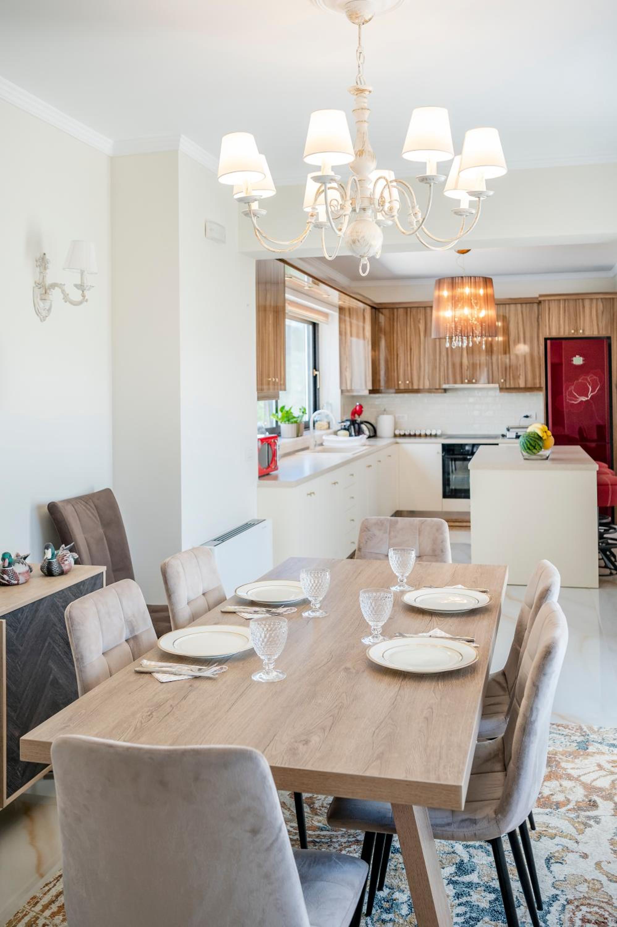 Olive Green Haven-3BR-Private Parking-Balcony