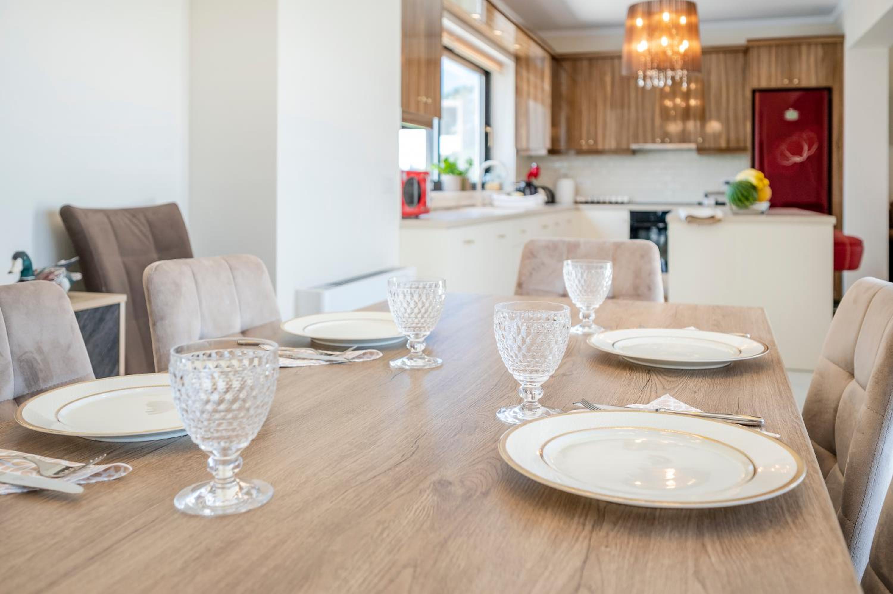 Olive Green Haven-3BR-Private Parking-Balcony