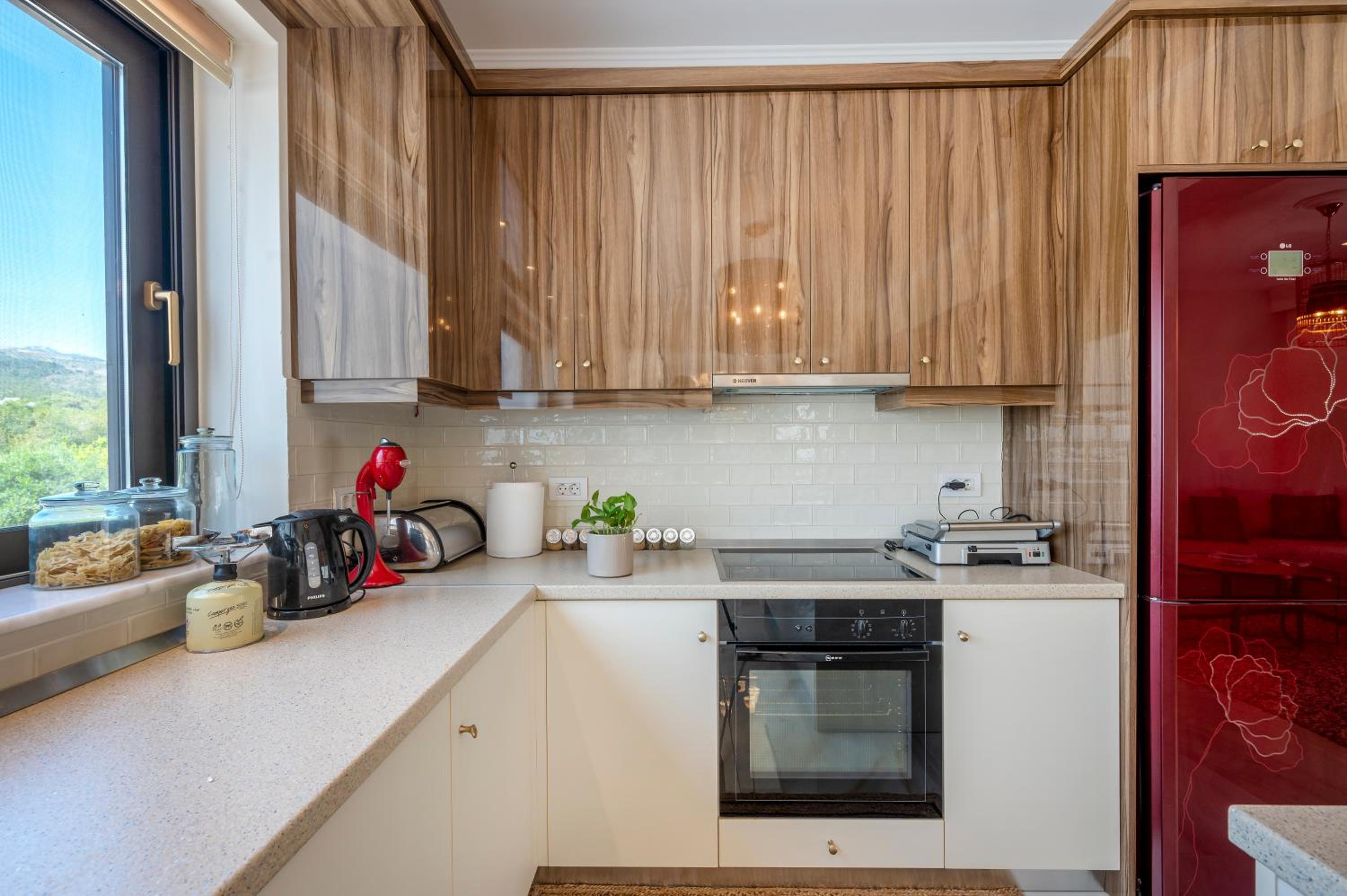Olive Green Haven-3BR-Private Parking-Balcony