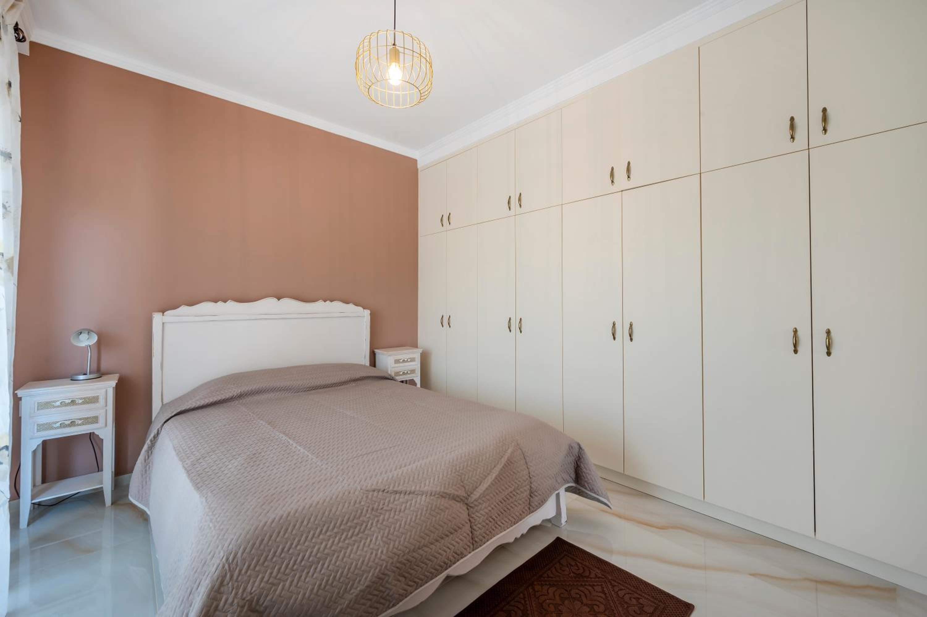 Olive Green Haven-3BR-Private Parking-Balcony