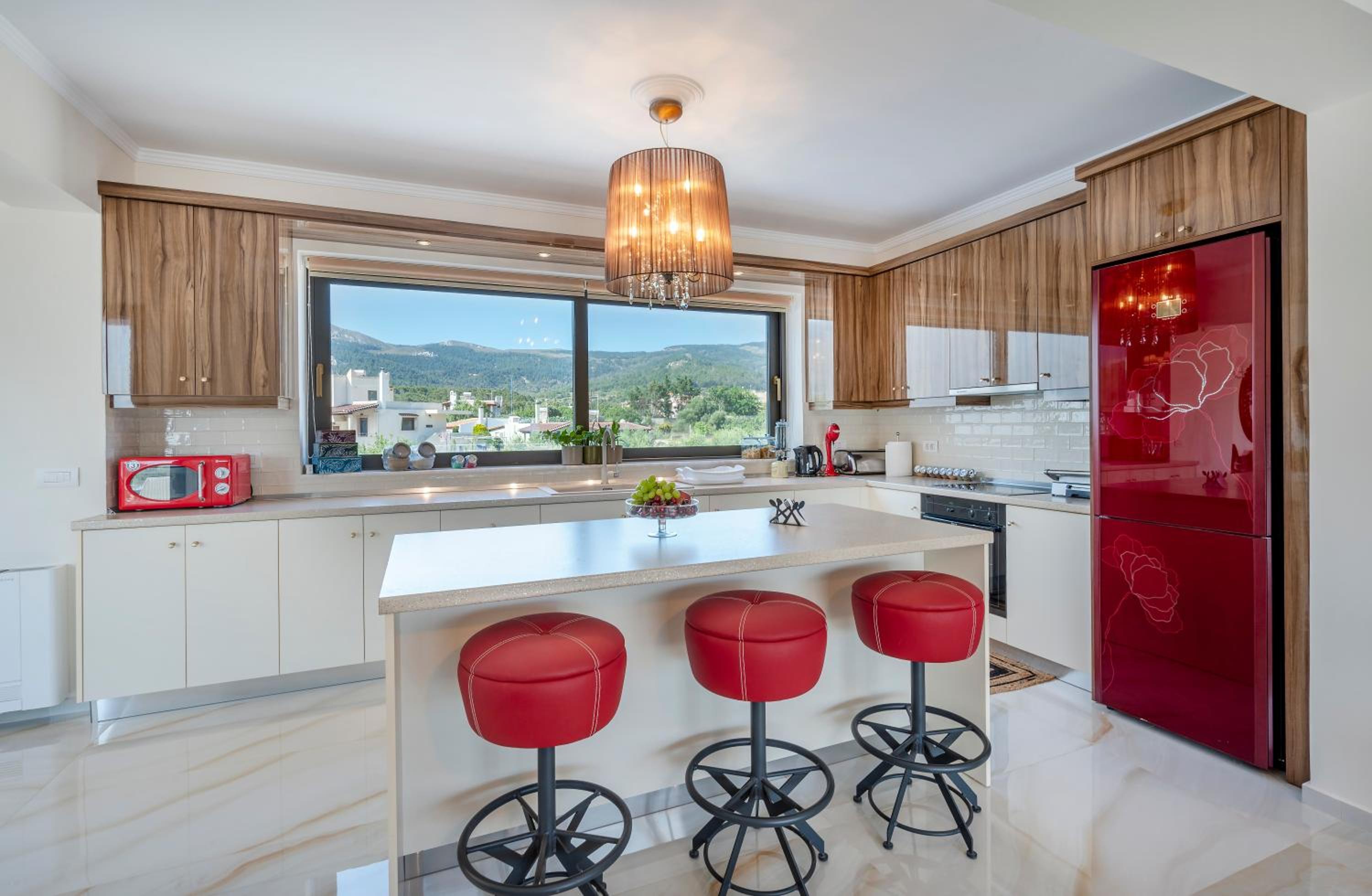 Olive Green Haven-3BR-Private Parking-Balcony