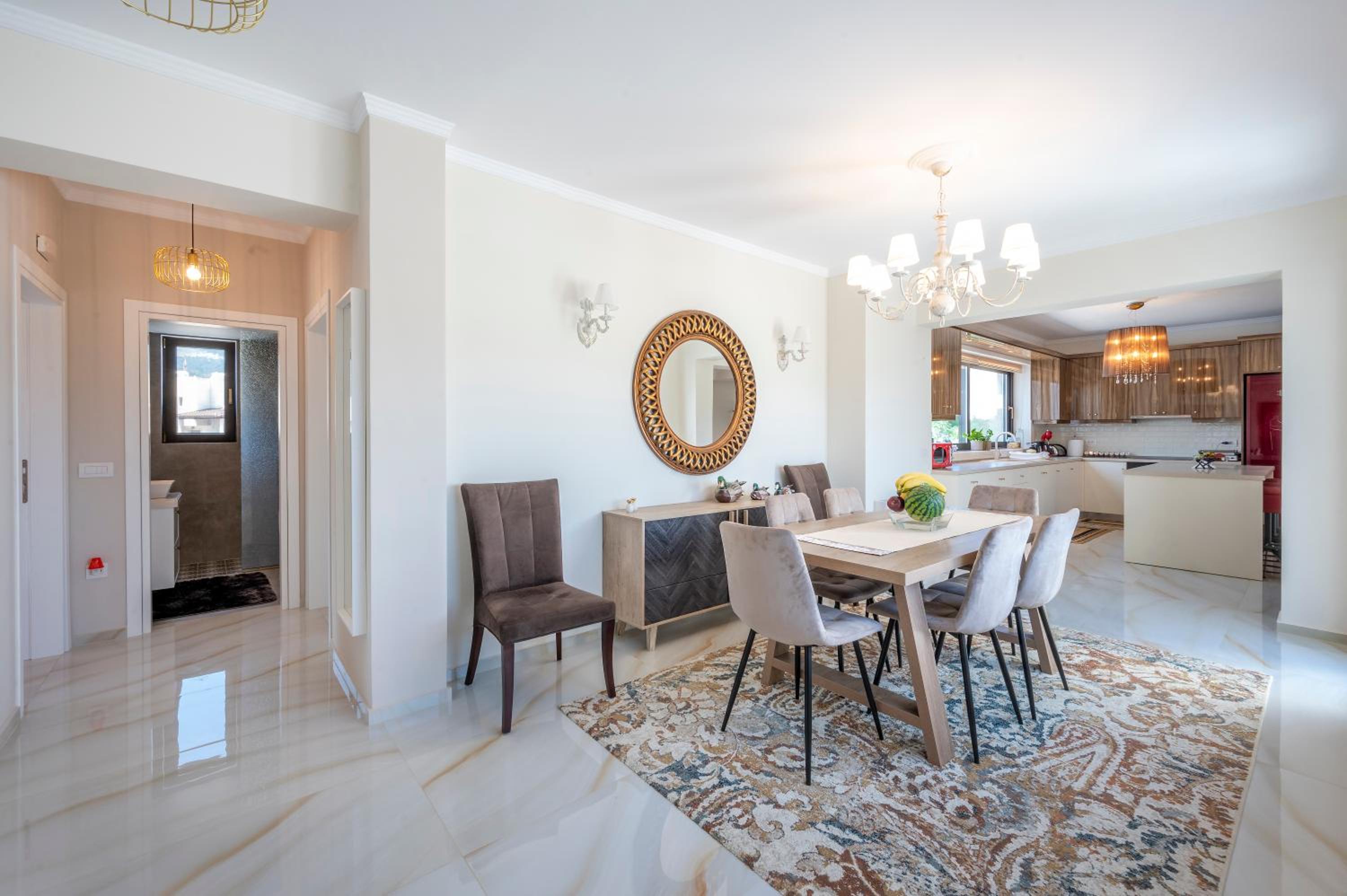 Olive Green Haven-3BR-Private Parking-Balcony