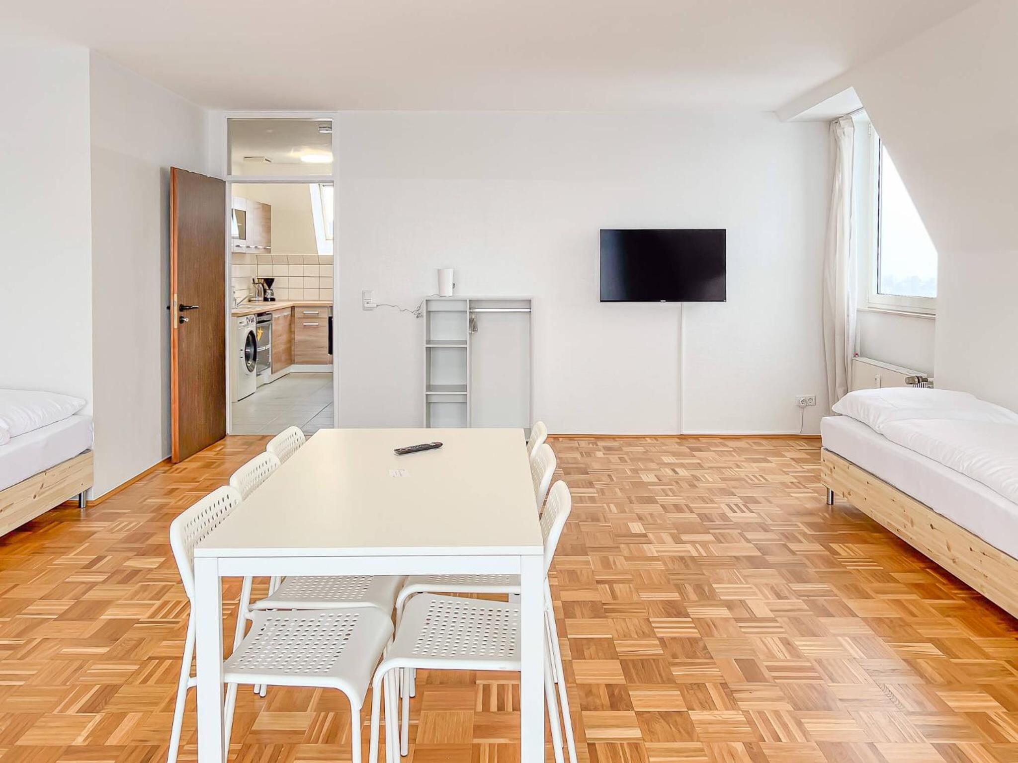 T&K Apartments - 2 - 5 Room Apartments - Heart of Solingen-Hofgarten view 4