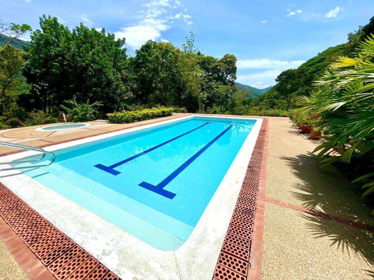 Hermosa Casa FINCA Piscina Voleibol WiFi Villeta