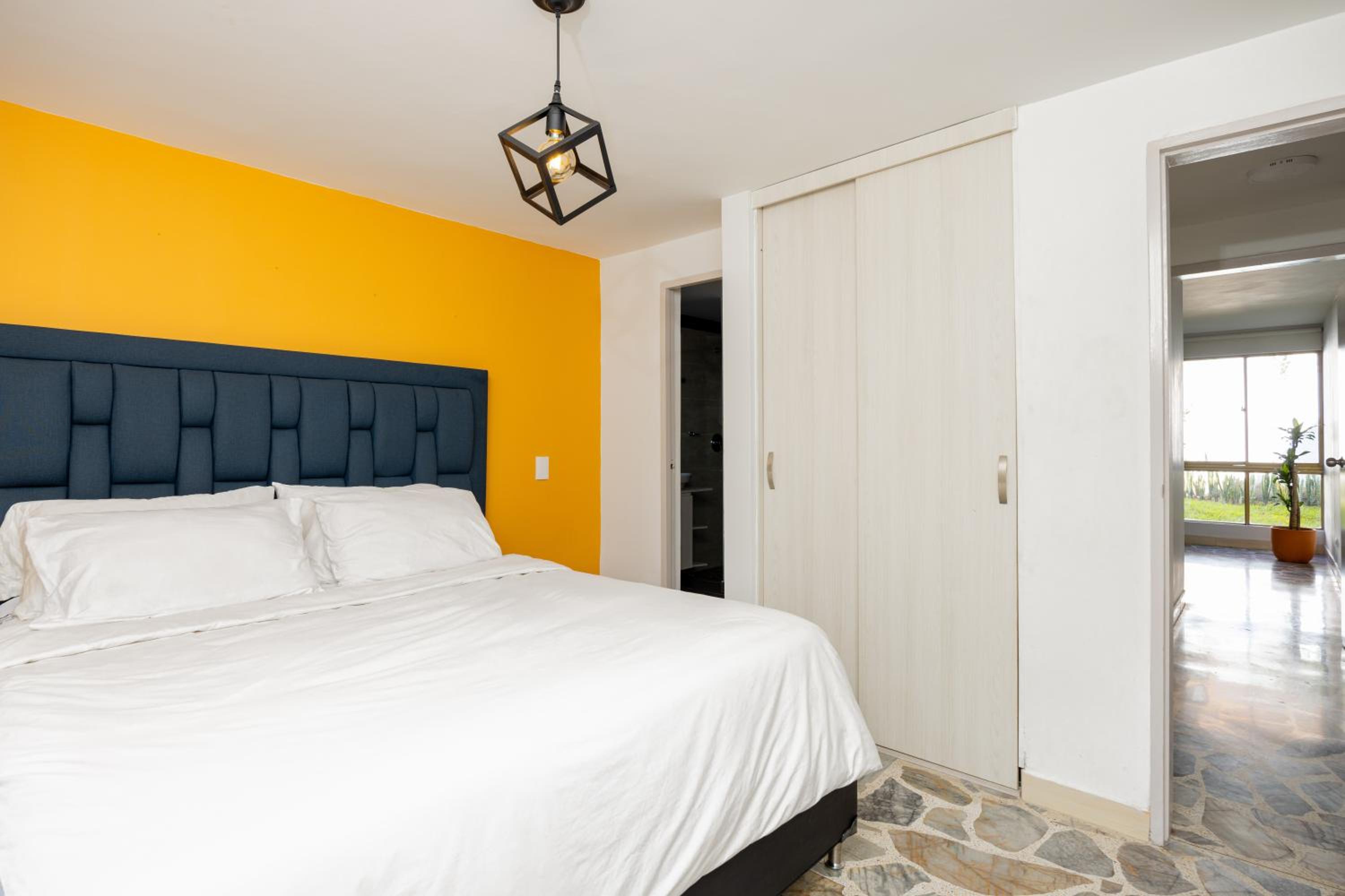 El Poblado, La Frontera (Apartamentos)