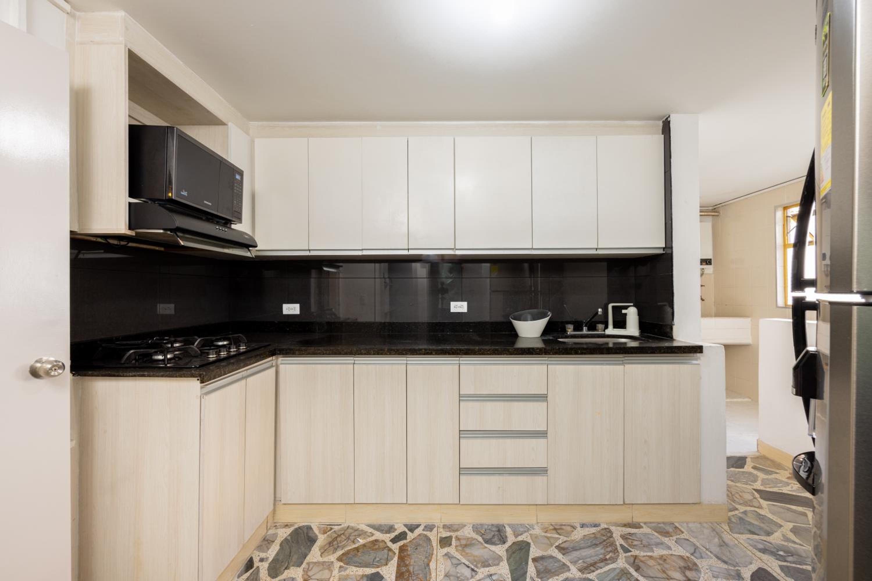 El Poblado, La Frontera (Apartamentos)