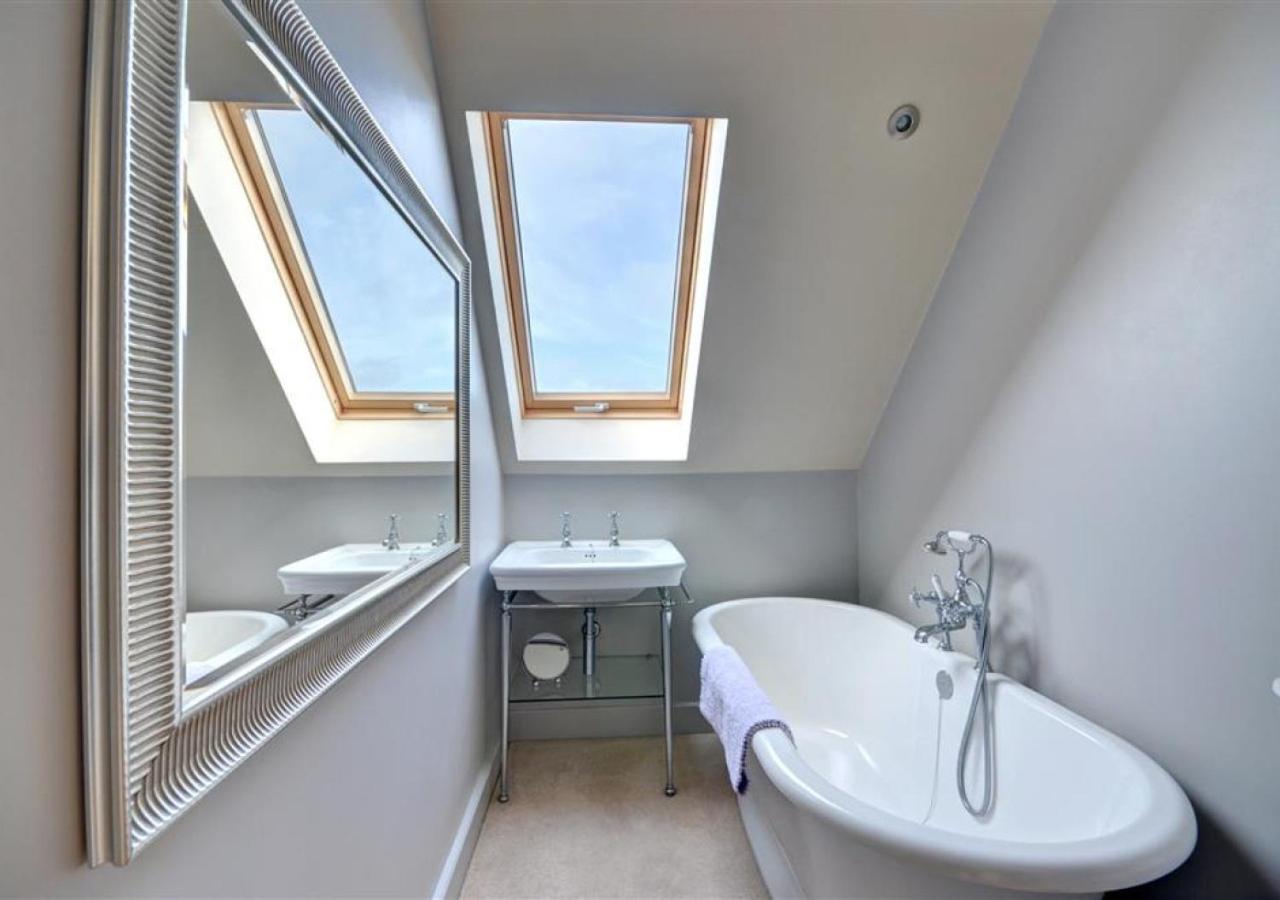 4 Bed in Porthtowan oc-pc718a