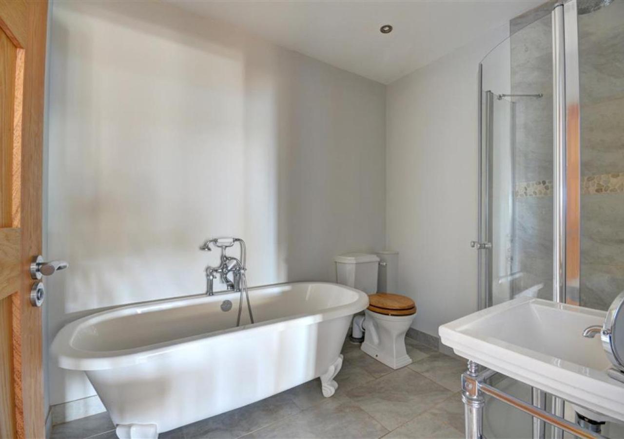 4 Bed in Porthtowan oc-pc718a