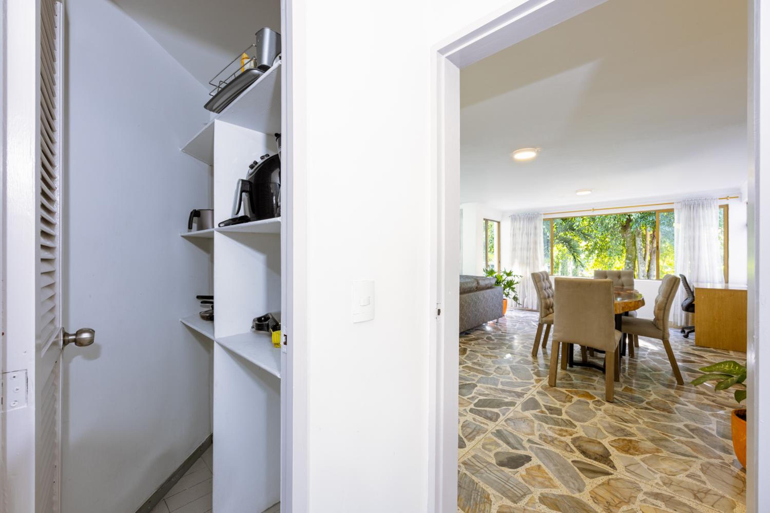 El Poblado, La Frontera (Apartamentos)