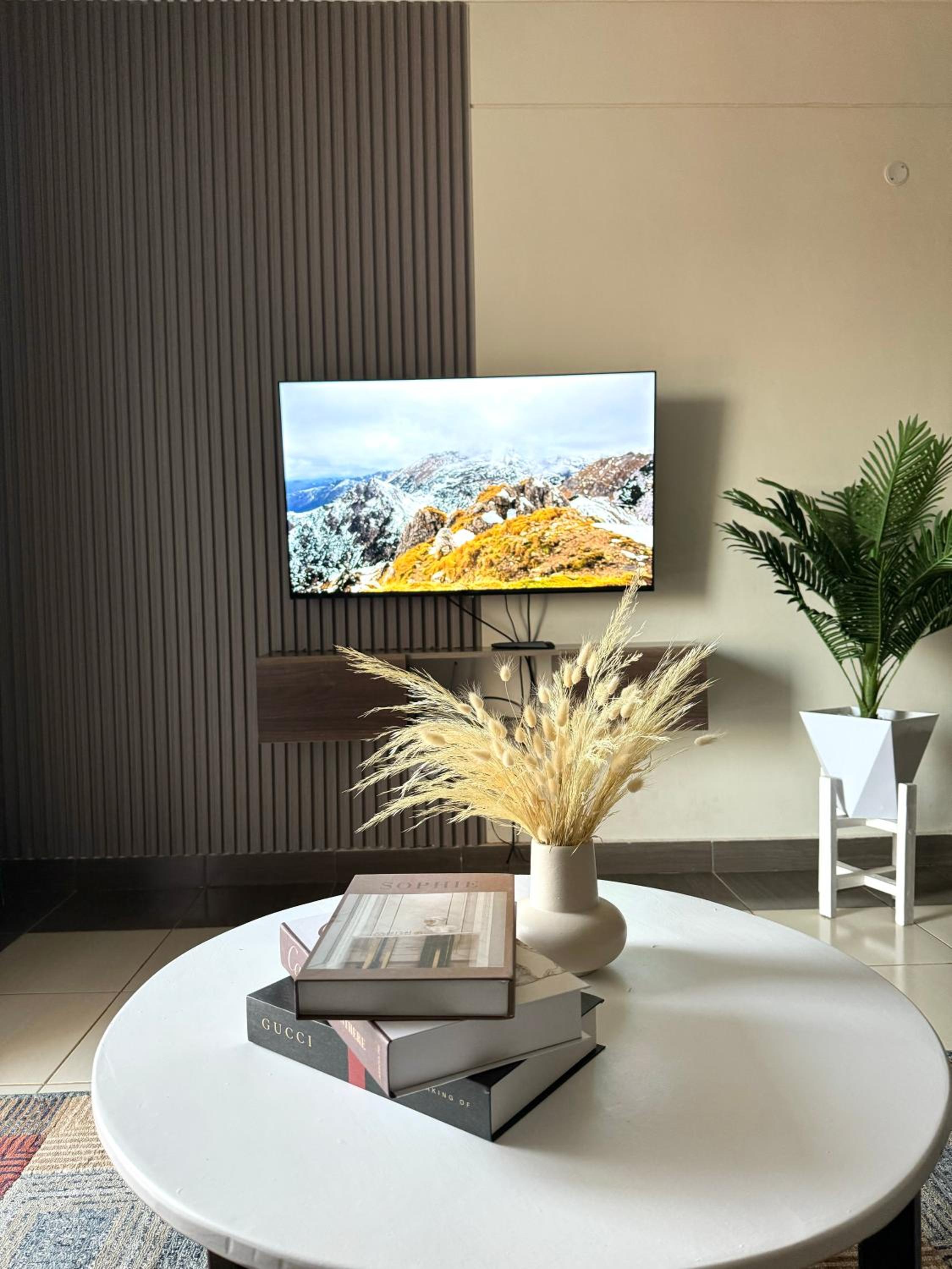 Hillsview Apartment