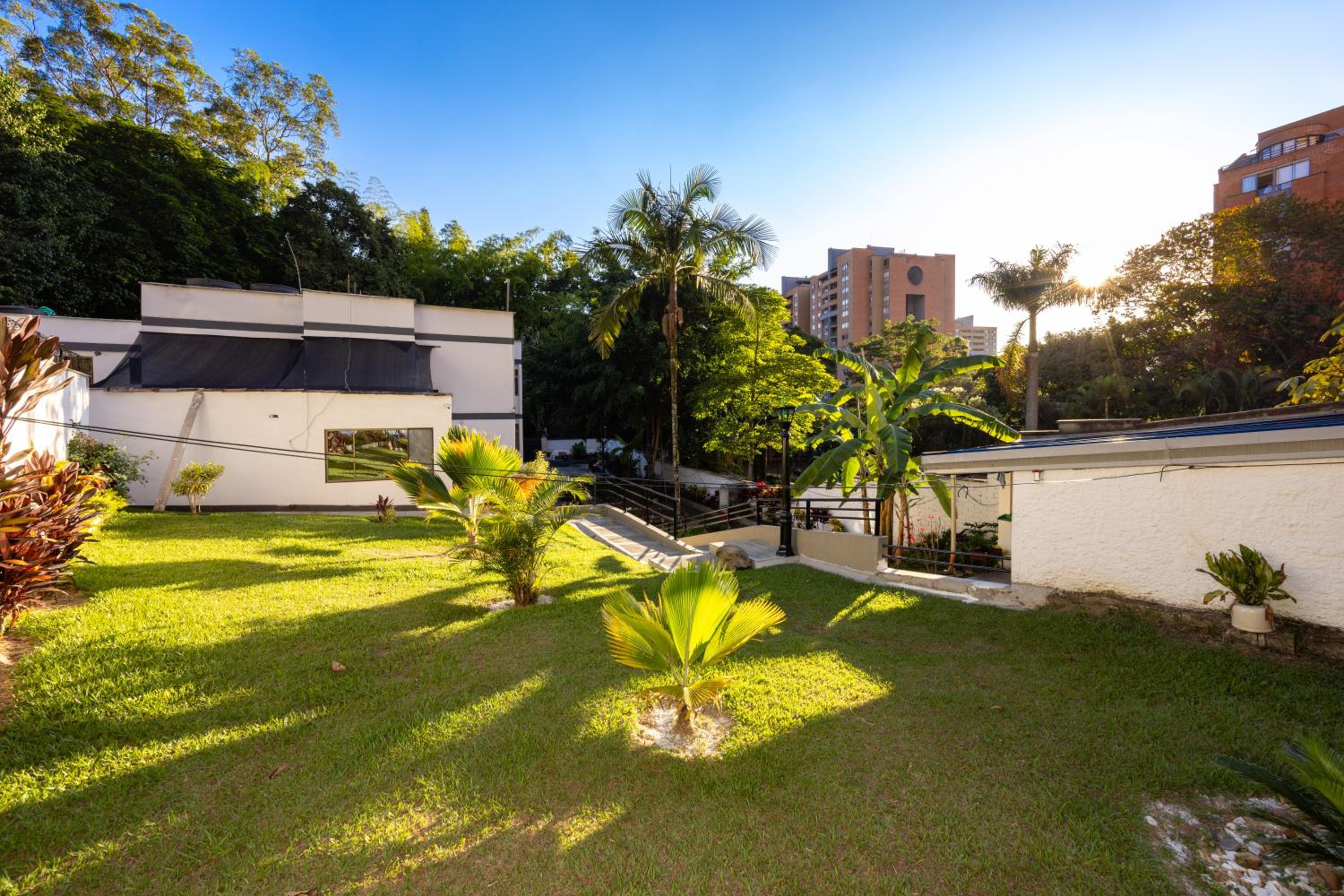El Poblado, La Frontera (Apartamentos)