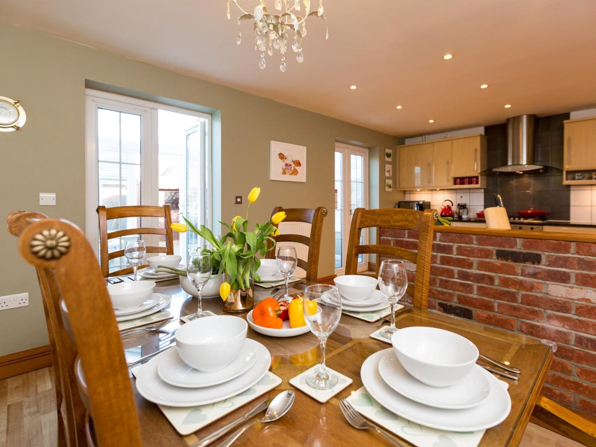 3 Bed in Eastbourne EHC32 view 5